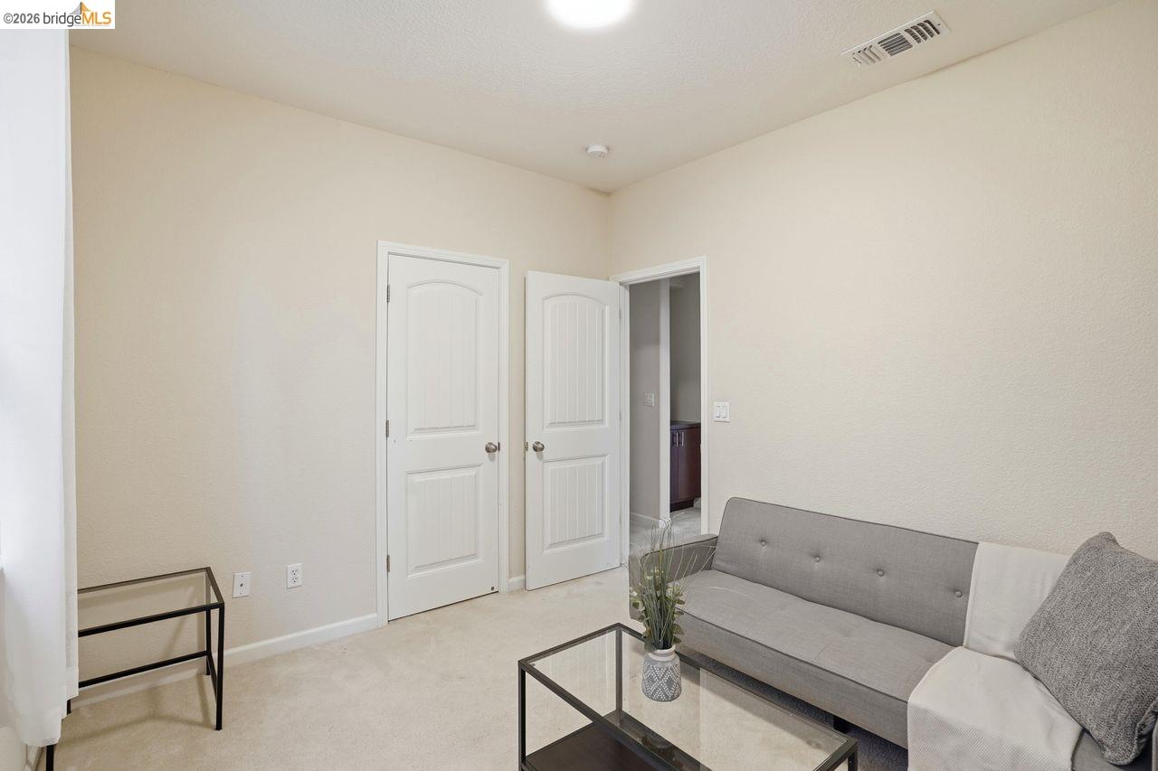 Detail Gallery Image 26 of 52 For 6271 Rocky Point Ct, Oakland,  CA 94605 - 4 Beds | 2/1 Baths