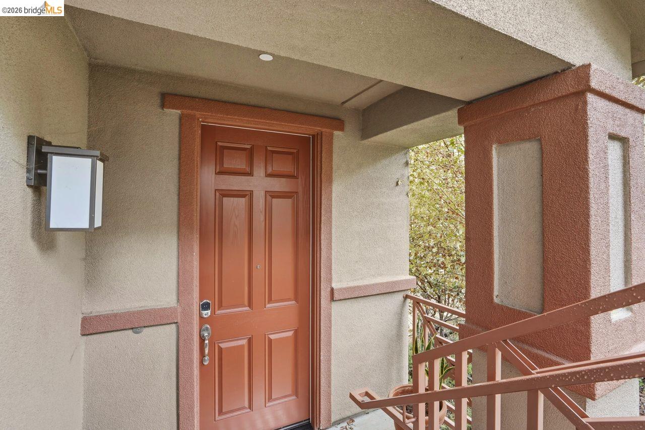 Detail Gallery Image 4 of 52 For 6271 Rocky Point Ct, Oakland,  CA 94605 - 4 Beds | 2/1 Baths