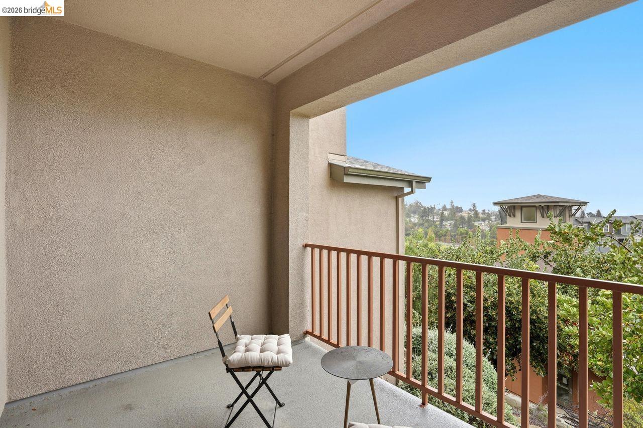 Detail Gallery Image 44 of 52 For 6271 Rocky Point Ct, Oakland,  CA 94605 - 4 Beds | 2/1 Baths