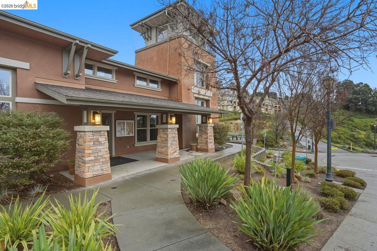 Detail Gallery Image 51 of 52 For 6271 Rocky Point Ct, Oakland,  CA 94605 - 4 Beds | 2/1 Baths