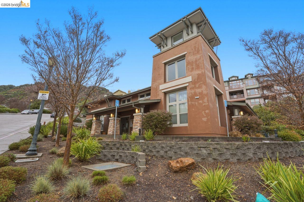 Detail Gallery Image 52 of 52 For 6271 Rocky Point Ct, Oakland,  CA 94605 - 4 Beds | 2/1 Baths