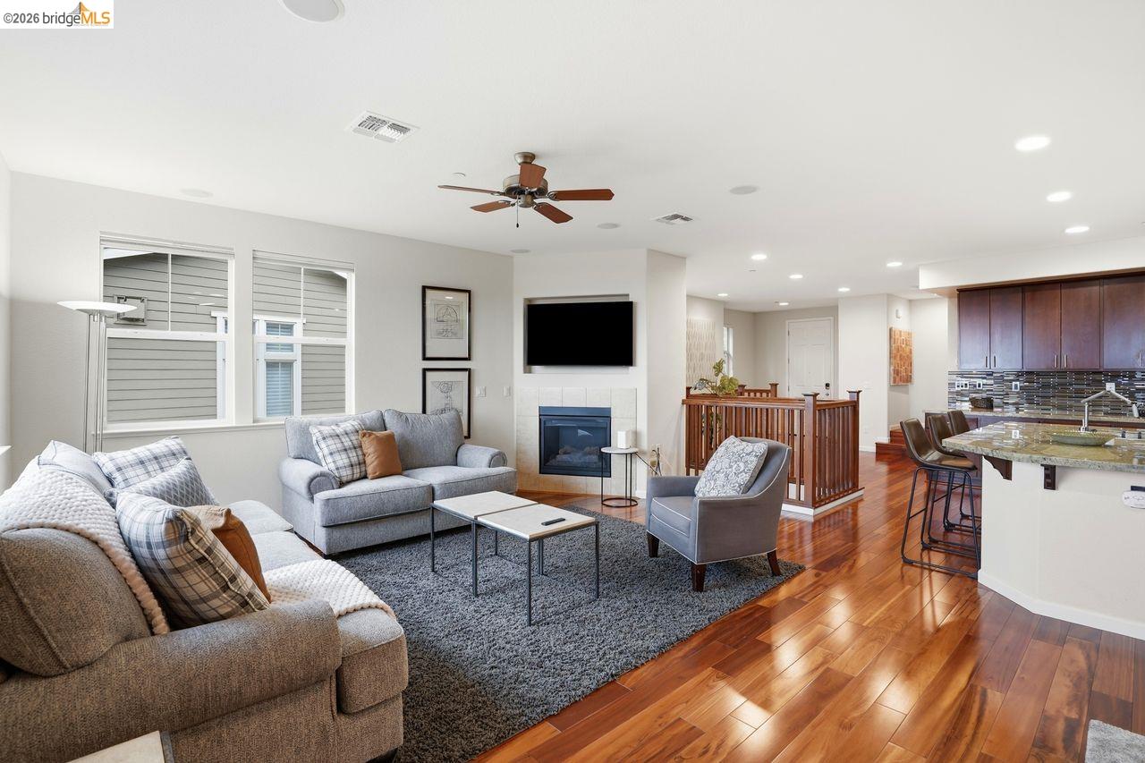 Detail Gallery Image 10 of 52 For 6271 Rocky Point Ct, Oakland,  CA 94605 - 4 Beds | 2/1 Baths