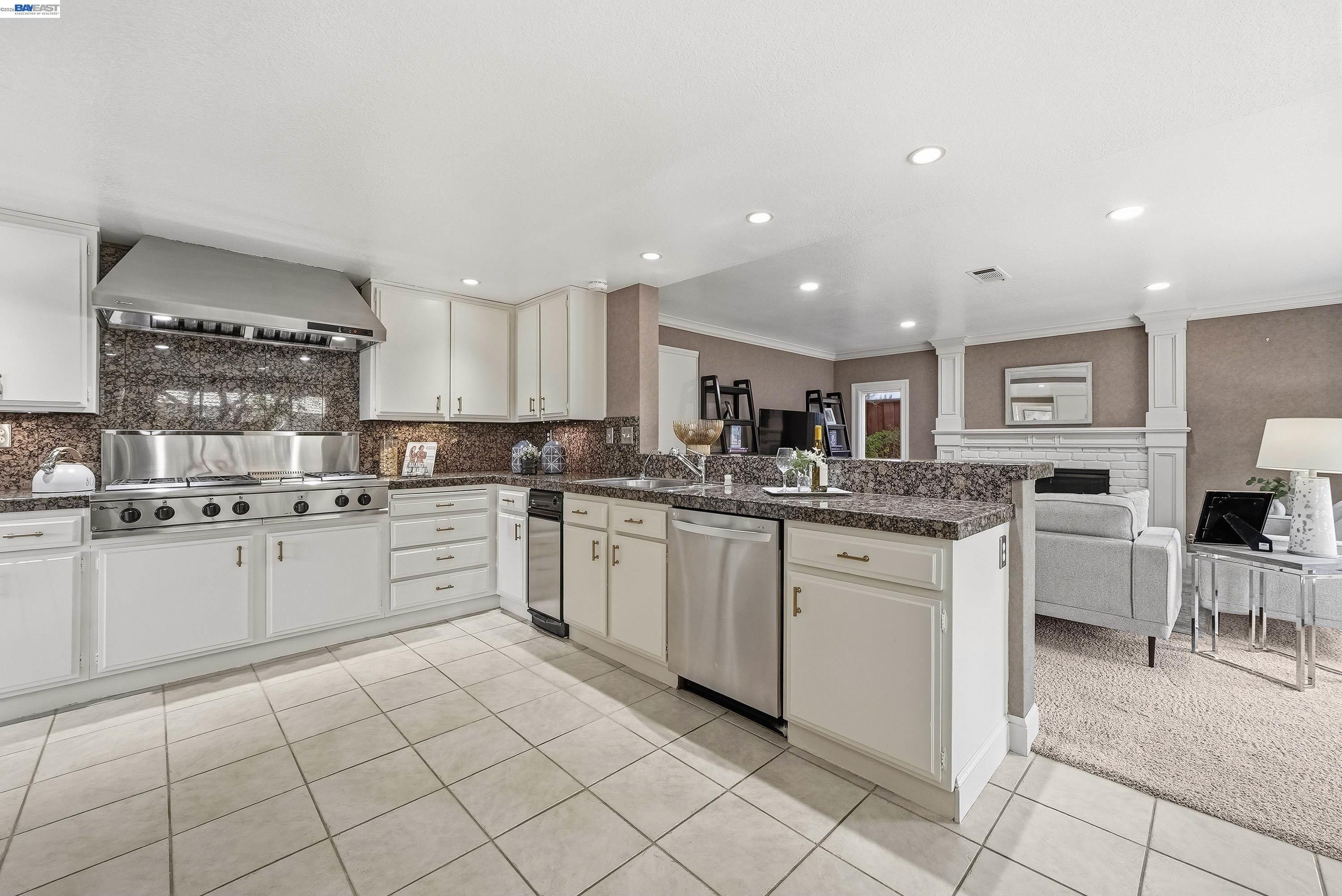 Detail Gallery Image 18 of 60 For 5445 Canyon Crest Dr, San Ramon,  CA 94582 - 4 Beds | 3 Baths