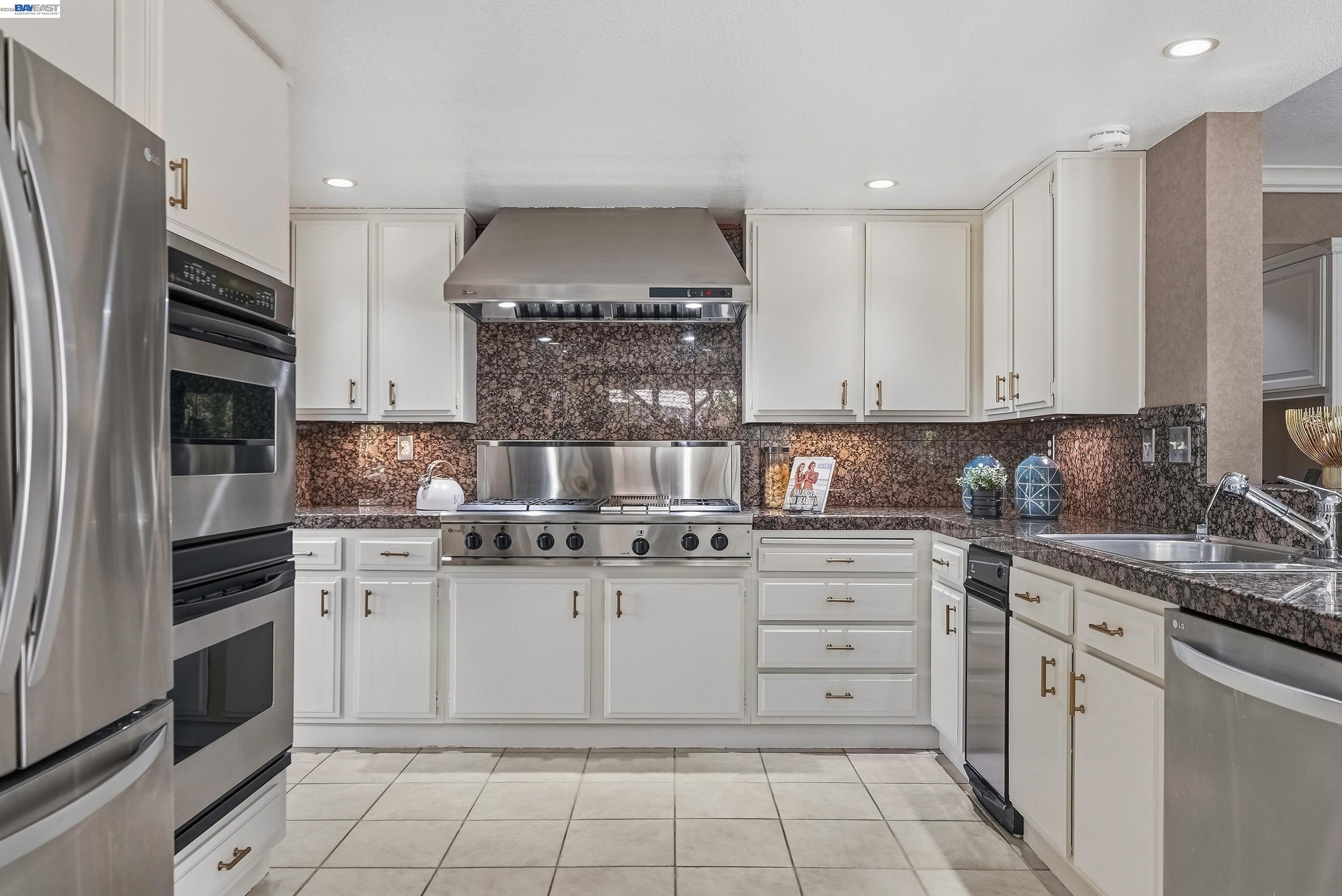 Detail Gallery Image 19 of 60 For 5445 Canyon Crest Dr, San Ramon,  CA 94582 - 4 Beds | 3 Baths