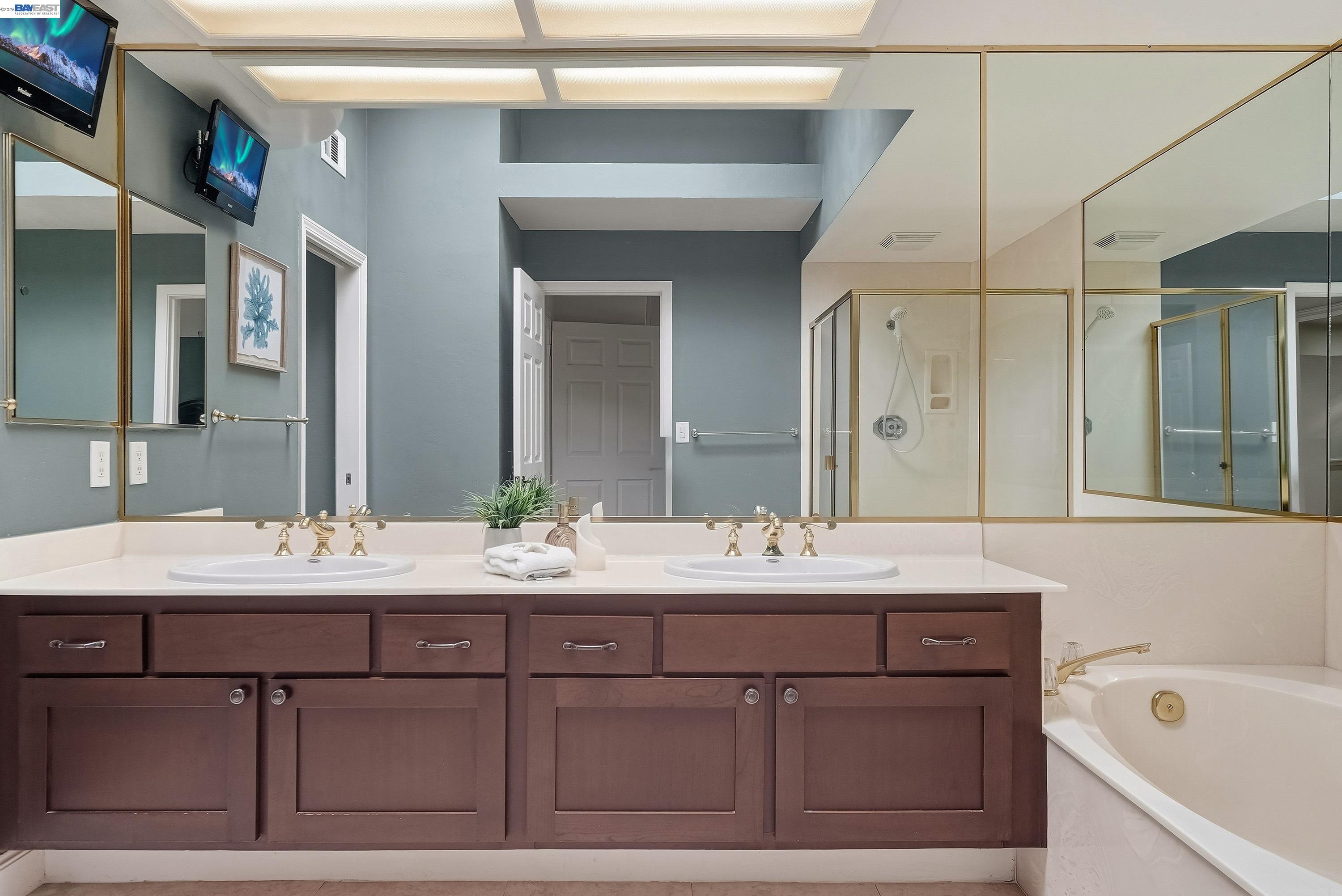 Detail Gallery Image 40 of 60 For 5445 Canyon Crest Dr, San Ramon,  CA 94582 - 4 Beds | 3 Baths