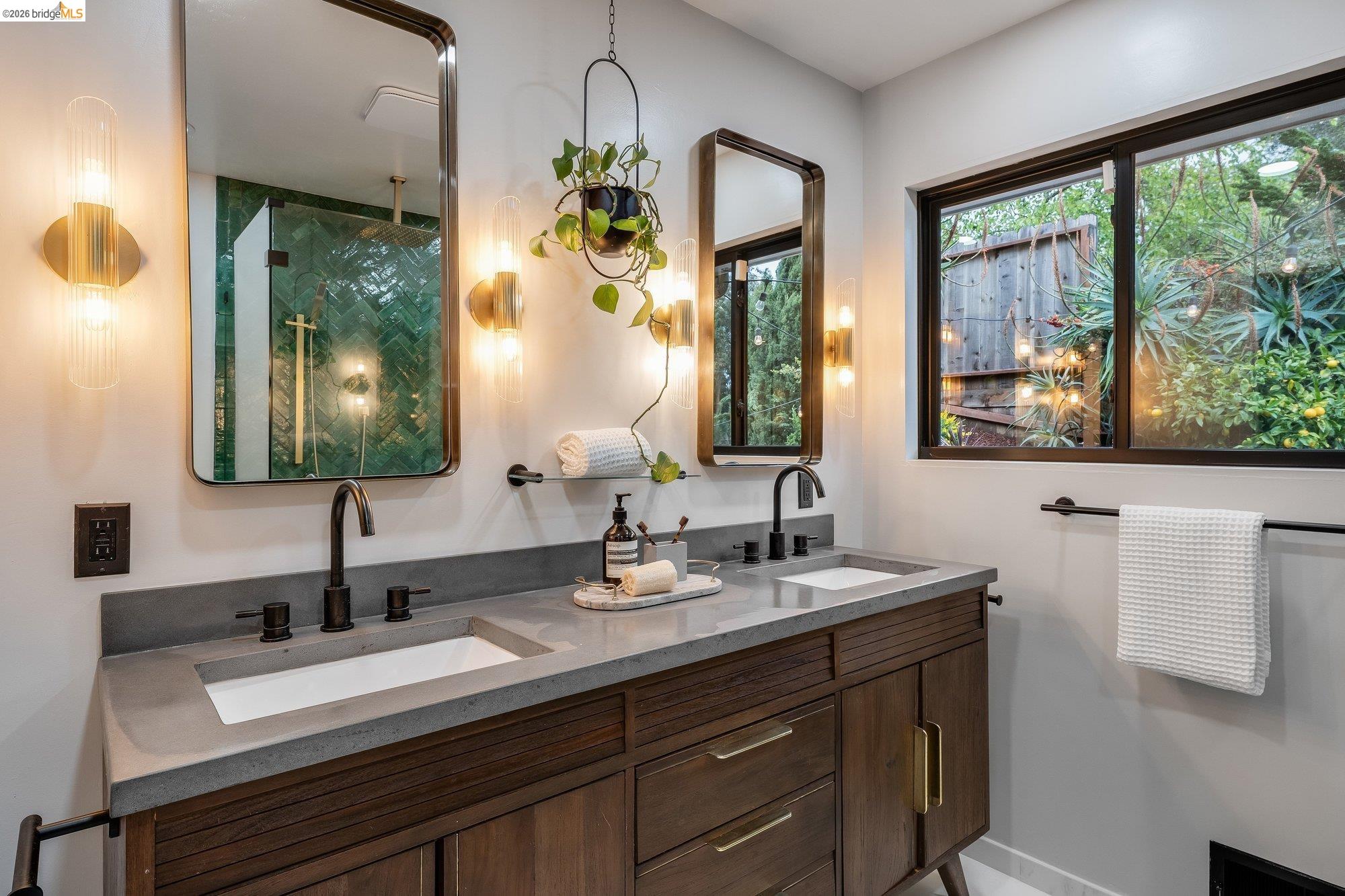 Detail Gallery Image 45 of 59 For 4830 Fair Ave., Oakland,  CA 94619 - 4 Beds | 2/1 Baths