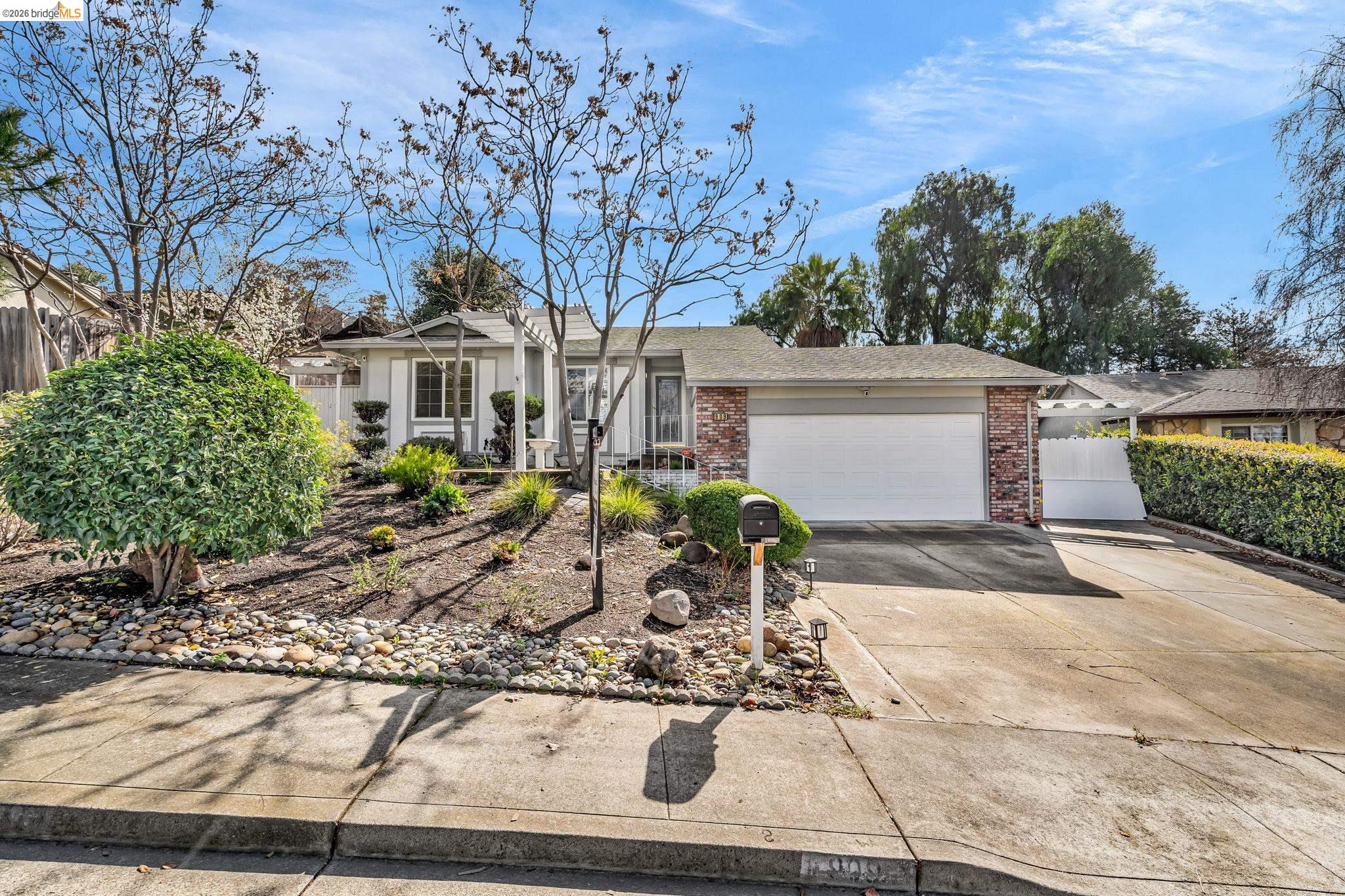 Detail Gallery Image 3 of 52 For 909 Halite Way, Antioch,  CA 94509-9999 - 3 Beds | 2 Baths