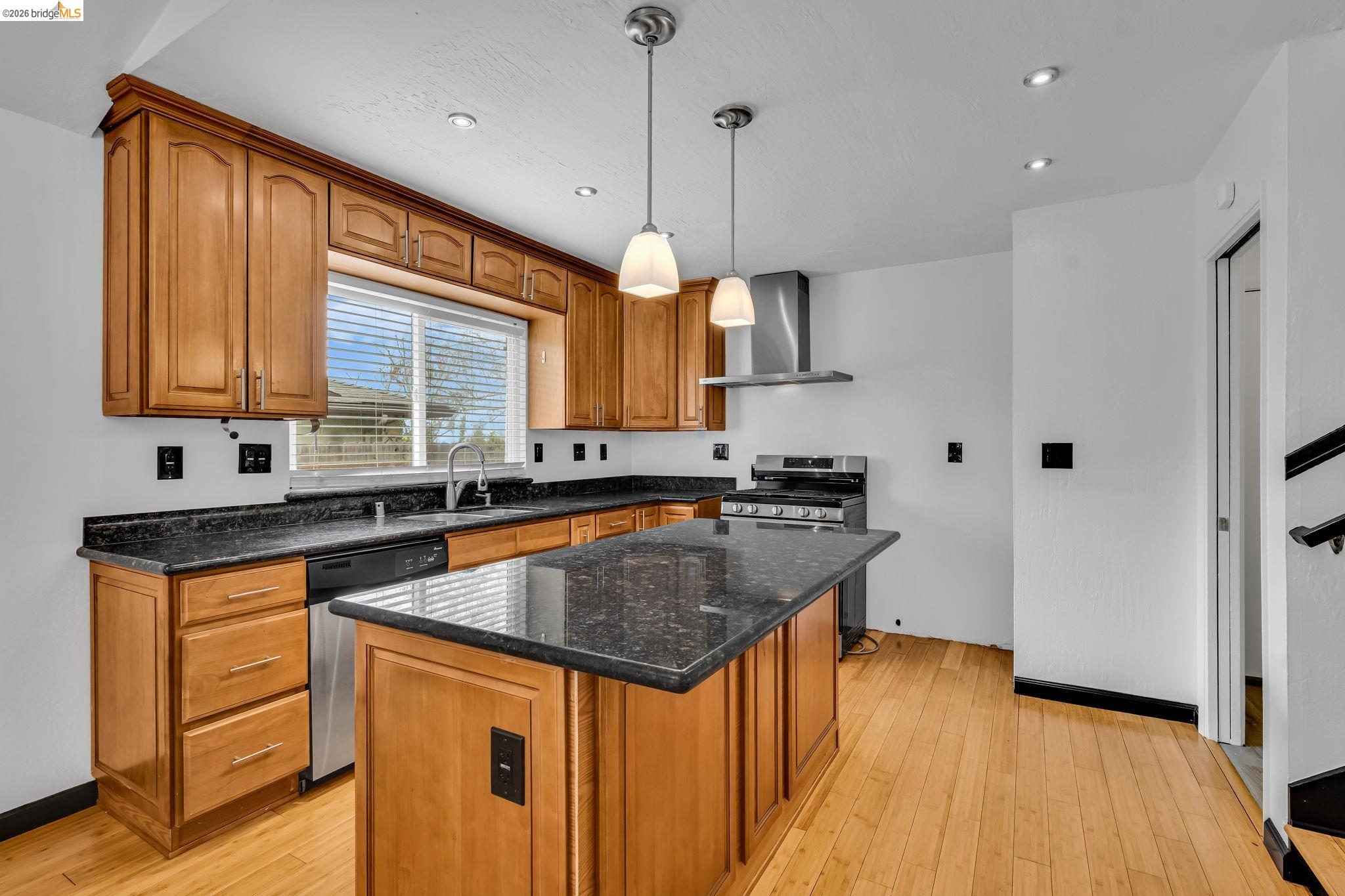 Detail Gallery Image 25 of 52 For 909 Halite Way, Antioch,  CA 94509-9999 - 3 Beds | 2 Baths