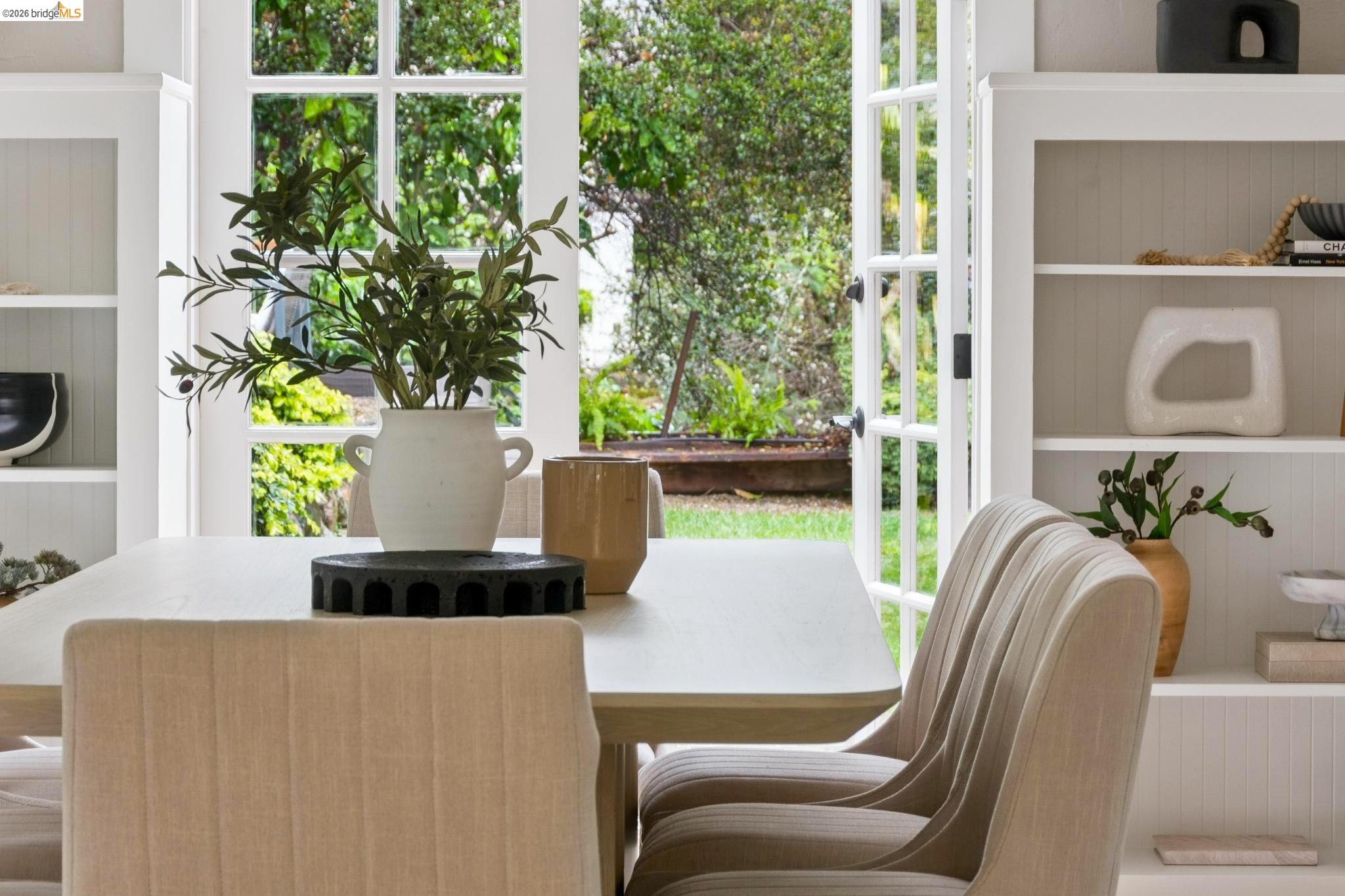 Detail Gallery Image 13 of 60 For 1374 El Centro Ave, Oakland,  CA 94602 - 3 Beds | 2/1 Baths