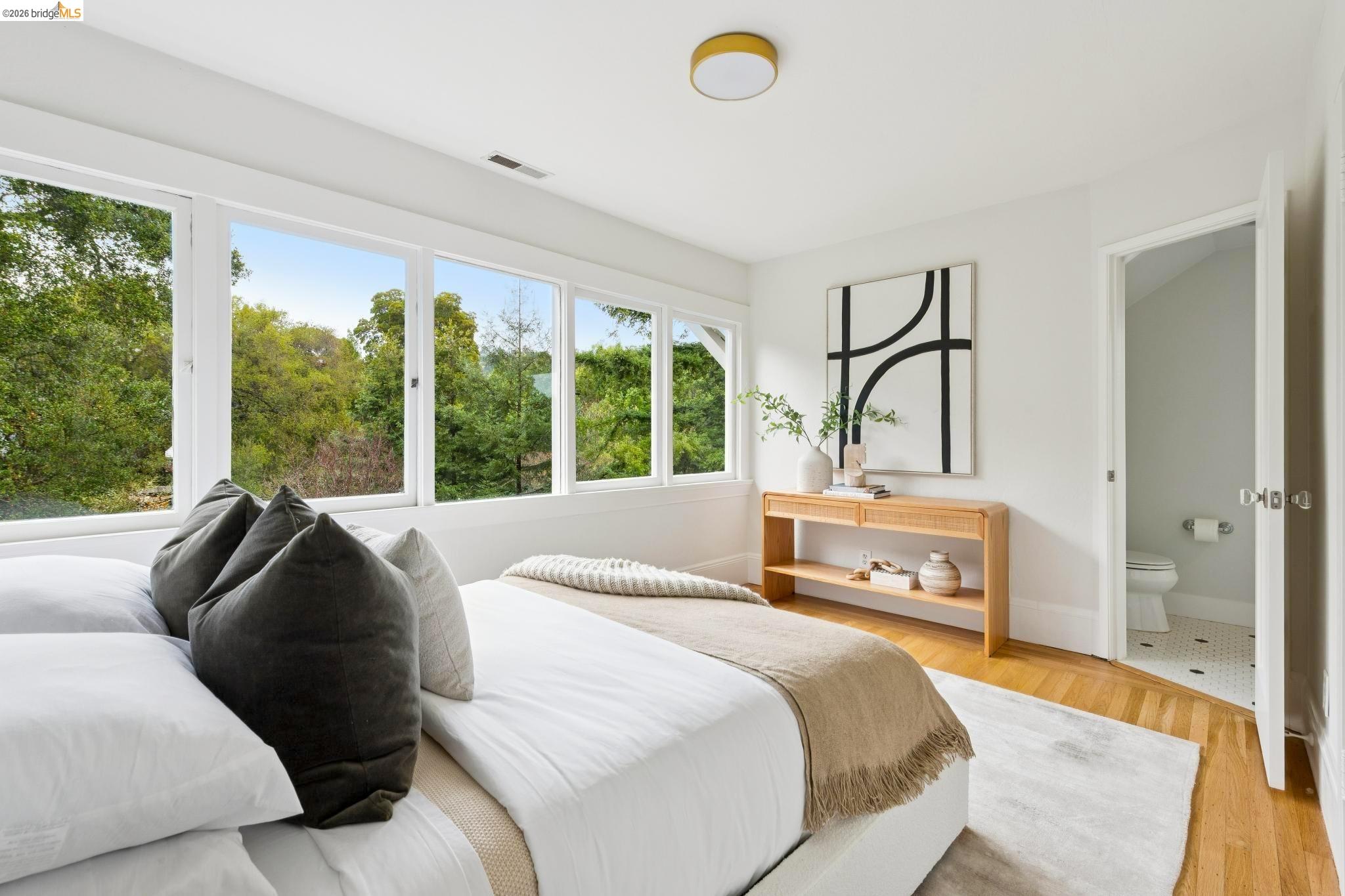 Detail Gallery Image 28 of 60 For 1374 El Centro Ave, Oakland,  CA 94602 - 3 Beds | 2/1 Baths