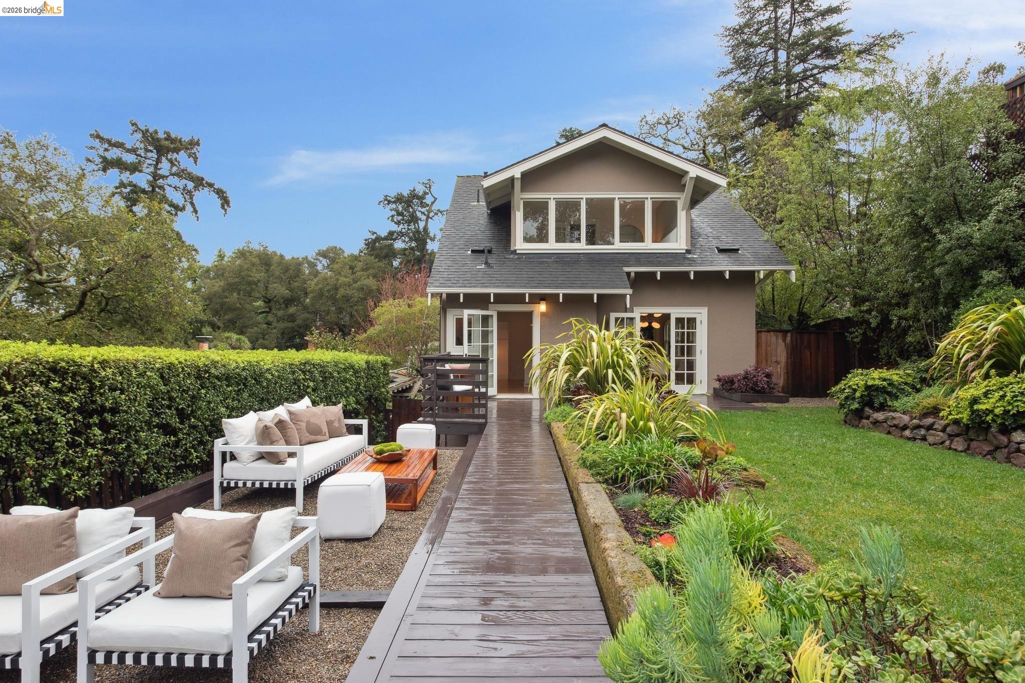 Detail Gallery Image 48 of 60 For 1374 El Centro Ave, Oakland,  CA 94602 - 3 Beds | 2/1 Baths