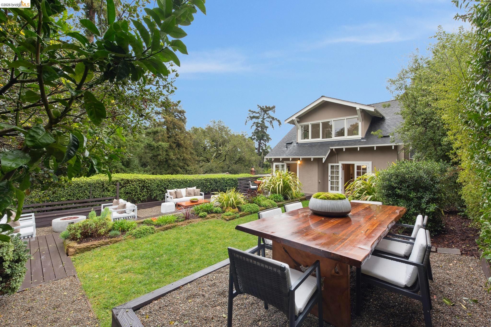 Detail Gallery Image 49 of 60 For 1374 El Centro Ave, Oakland,  CA 94602 - 3 Beds | 2/1 Baths