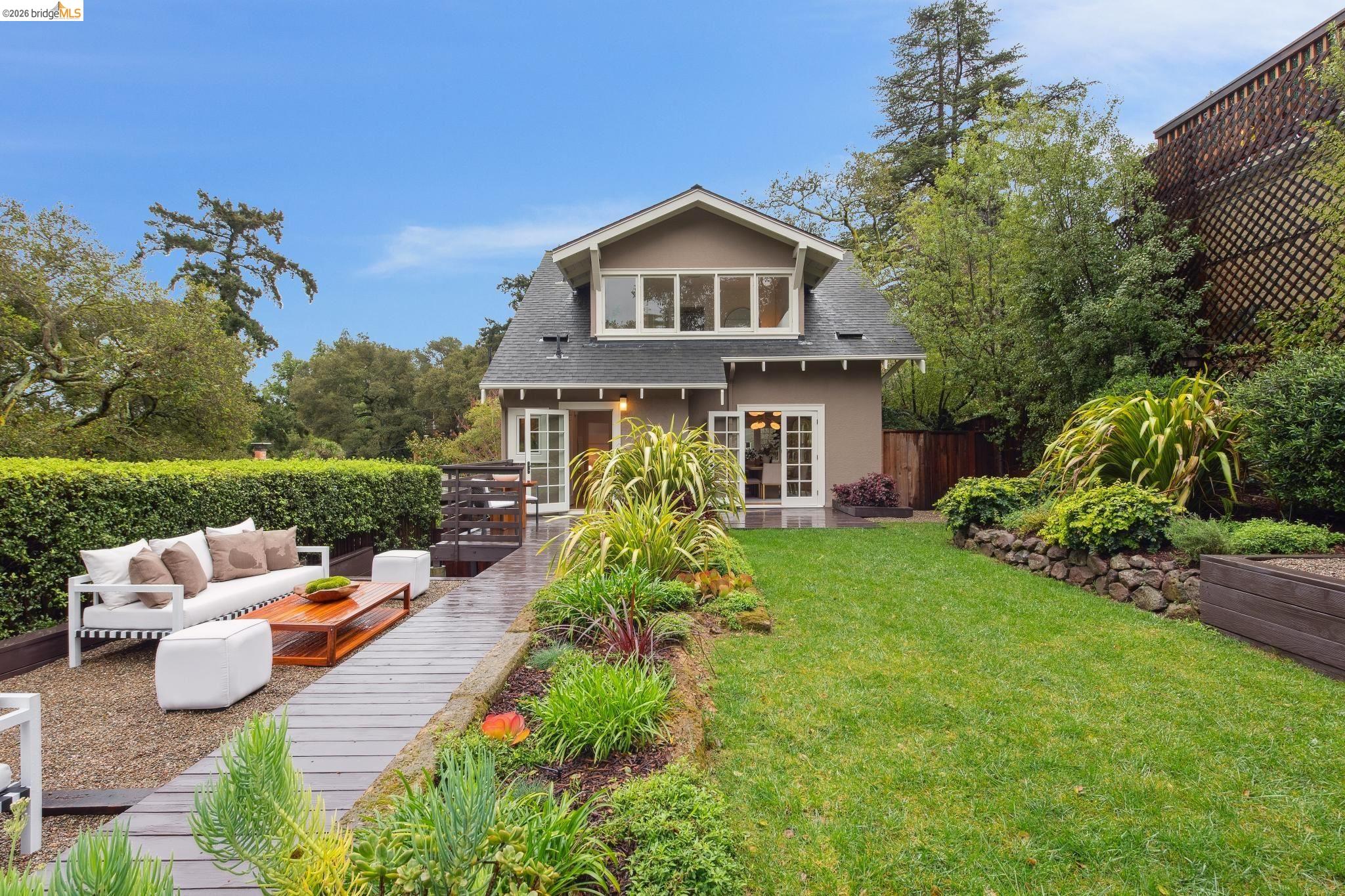 Detail Gallery Image 50 of 60 For 1374 El Centro Ave, Oakland,  CA 94602 - 3 Beds | 2/1 Baths