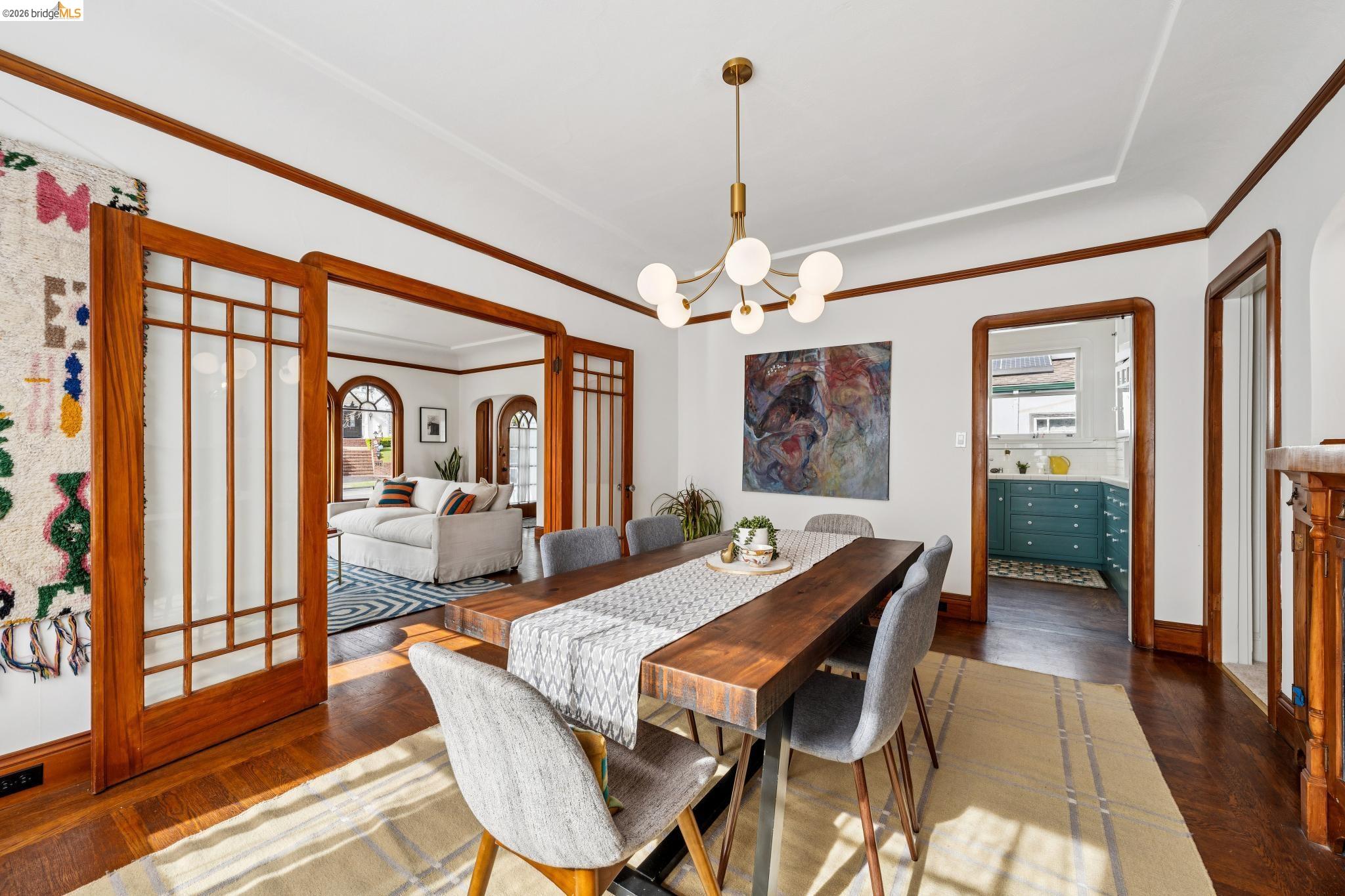 Detail Gallery Image 11 of 36 For 534 Mira Vista Ave, Oakland,  CA 94610 - 4 Beds | 2 Baths