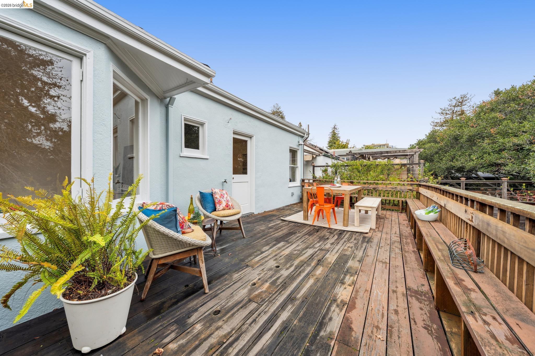 Detail Gallery Image 25 of 36 For 534 Mira Vista Ave, Oakland,  CA 94610 - 4 Beds | 2 Baths