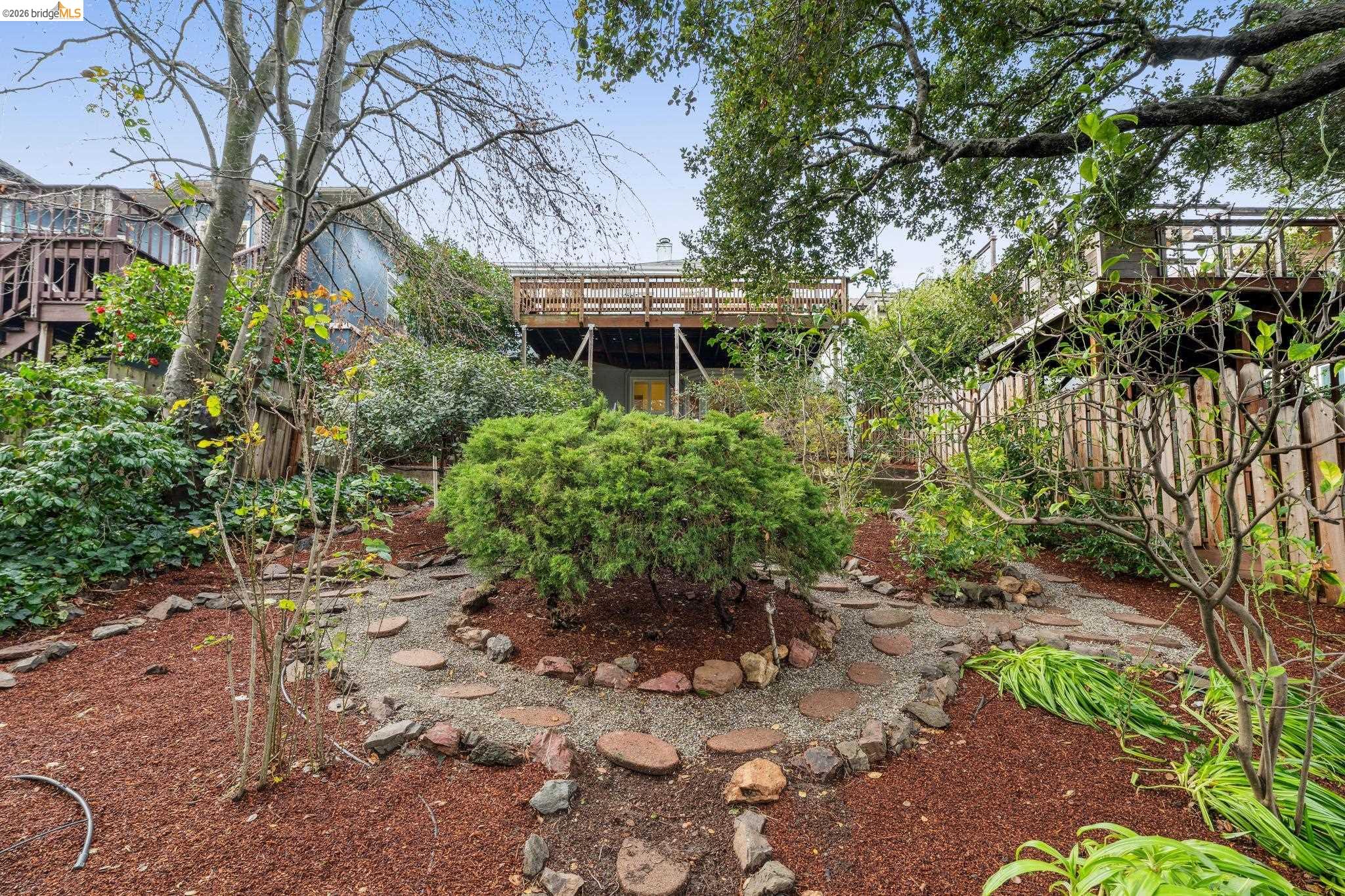 Detail Gallery Image 35 of 36 For 534 Mira Vista Ave, Oakland,  CA 94610 - 4 Beds | 2 Baths