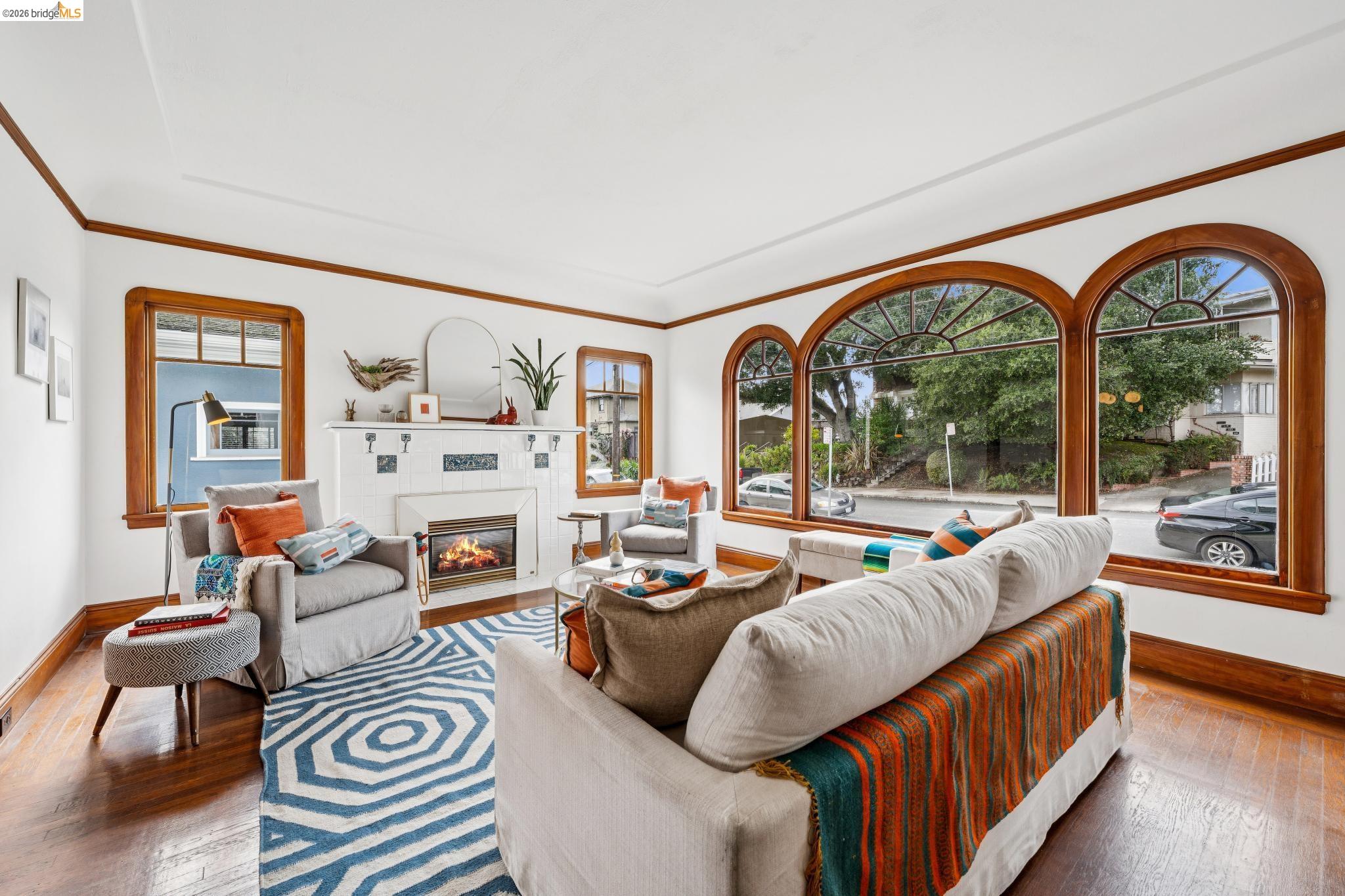 Detail Gallery Image 7 of 36 For 534 Mira Vista Ave, Oakland,  CA 94610 - 4 Beds | 2 Baths