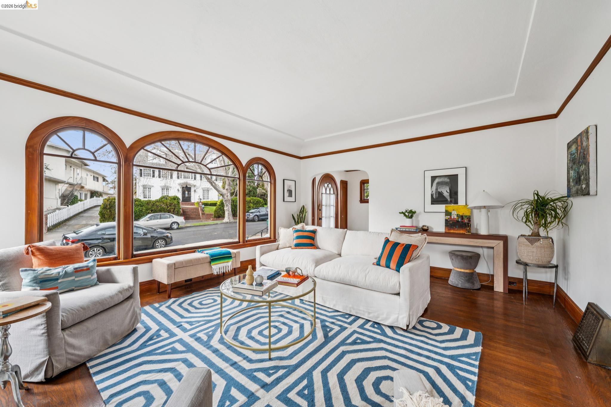 Detail Gallery Image 8 of 36 For 534 Mira Vista Ave, Oakland,  CA 94610 - 4 Beds | 2 Baths