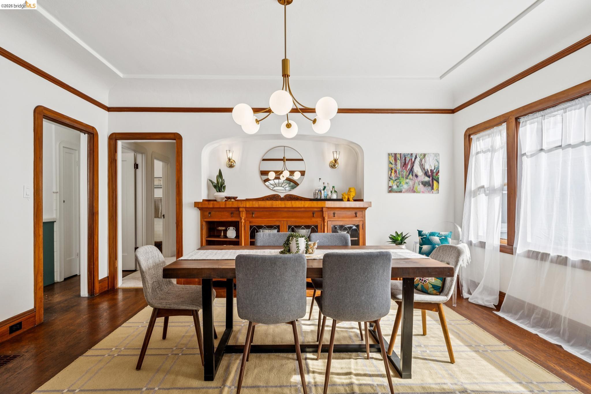 Detail Gallery Image 10 of 36 For 534 Mira Vista Ave, Oakland,  CA 94610 - 4 Beds | 2 Baths