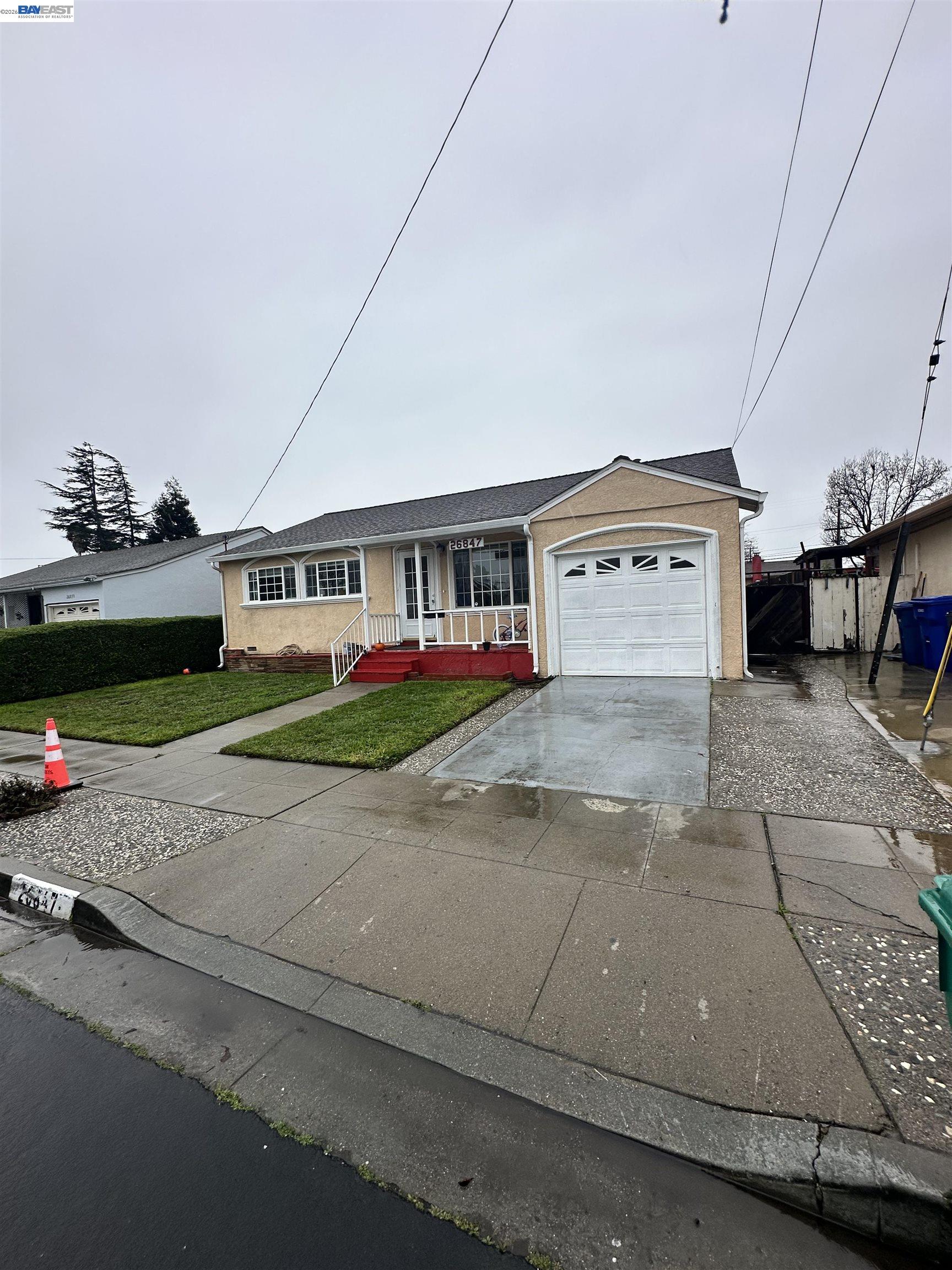 Detail Gallery Image 2 of 38 For 26847 Gaither Way, Hayward,  CA 94544 - 3 Beds | 1 Baths