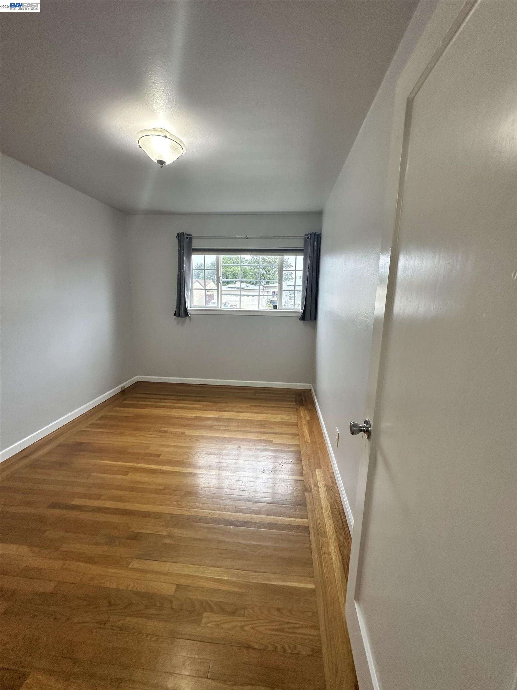 Detail Gallery Image 15 of 38 For 26847 Gaither Way, Hayward,  CA 94544 - 3 Beds | 1 Baths