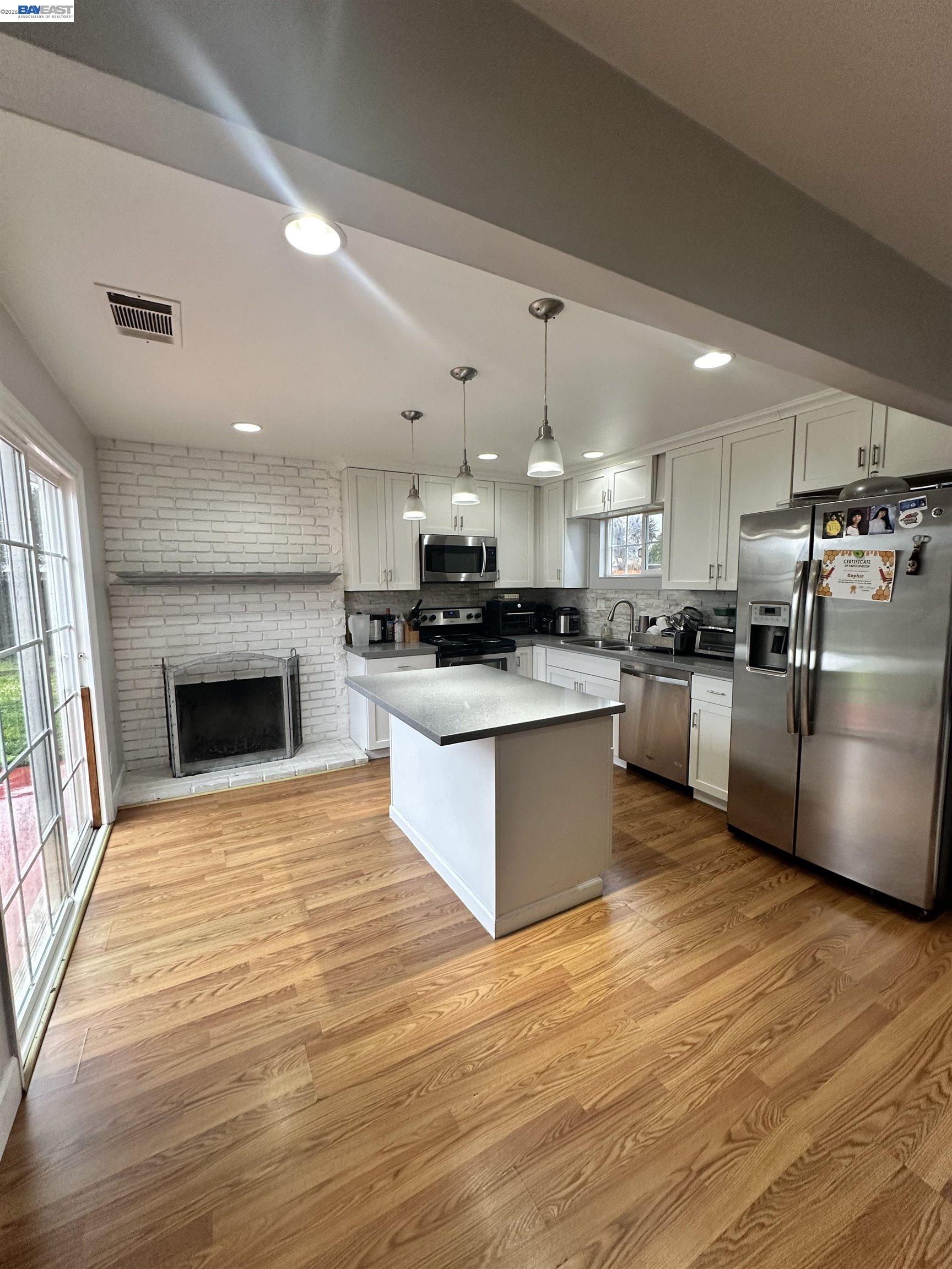 Detail Gallery Image 25 of 38 For 26847 Gaither Way, Hayward,  CA 94544 - 3 Beds | 1 Baths