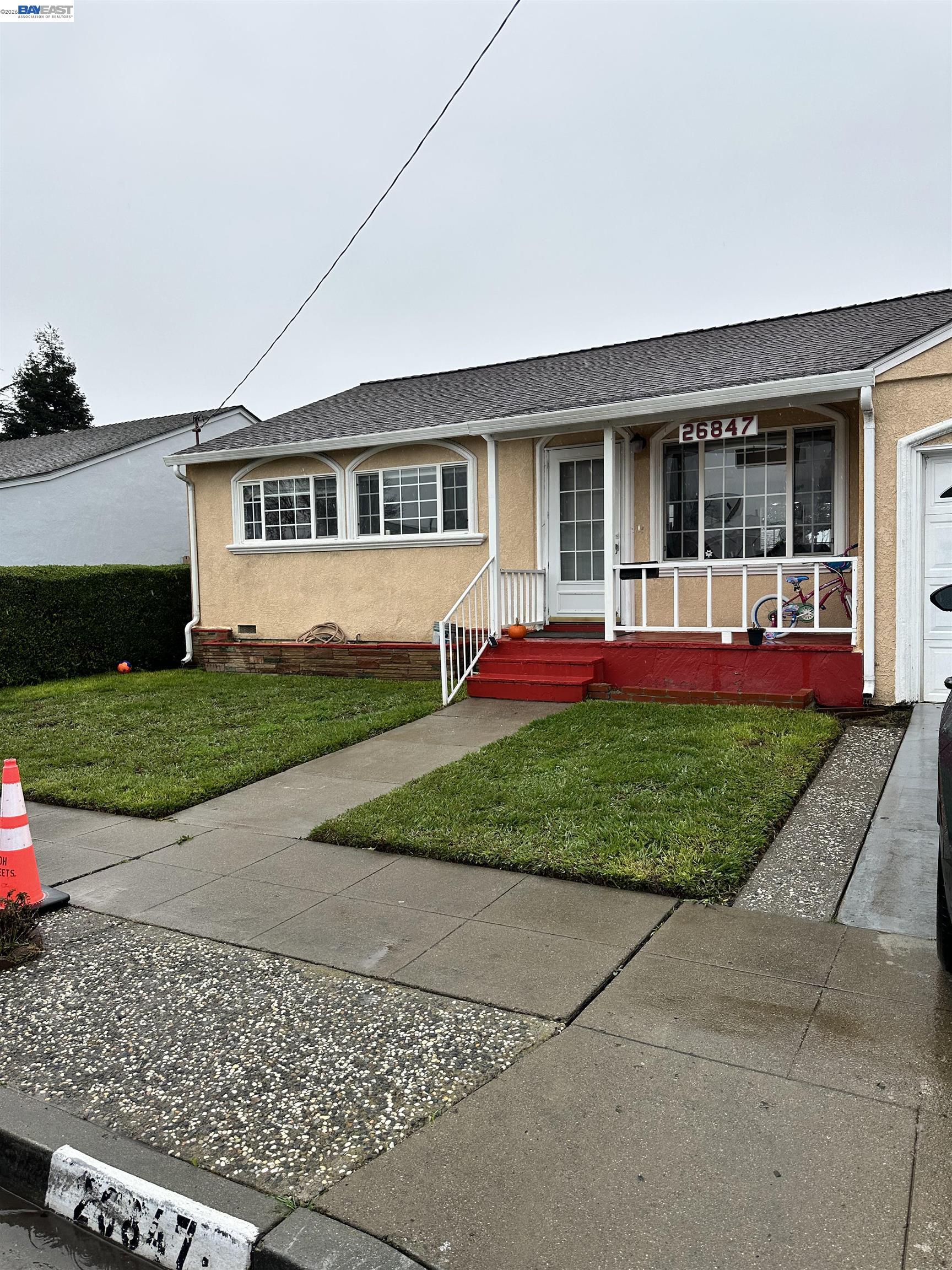 Detail Gallery Image 4 of 38 For 26847 Gaither Way, Hayward,  CA 94544 - 3 Beds | 1 Baths