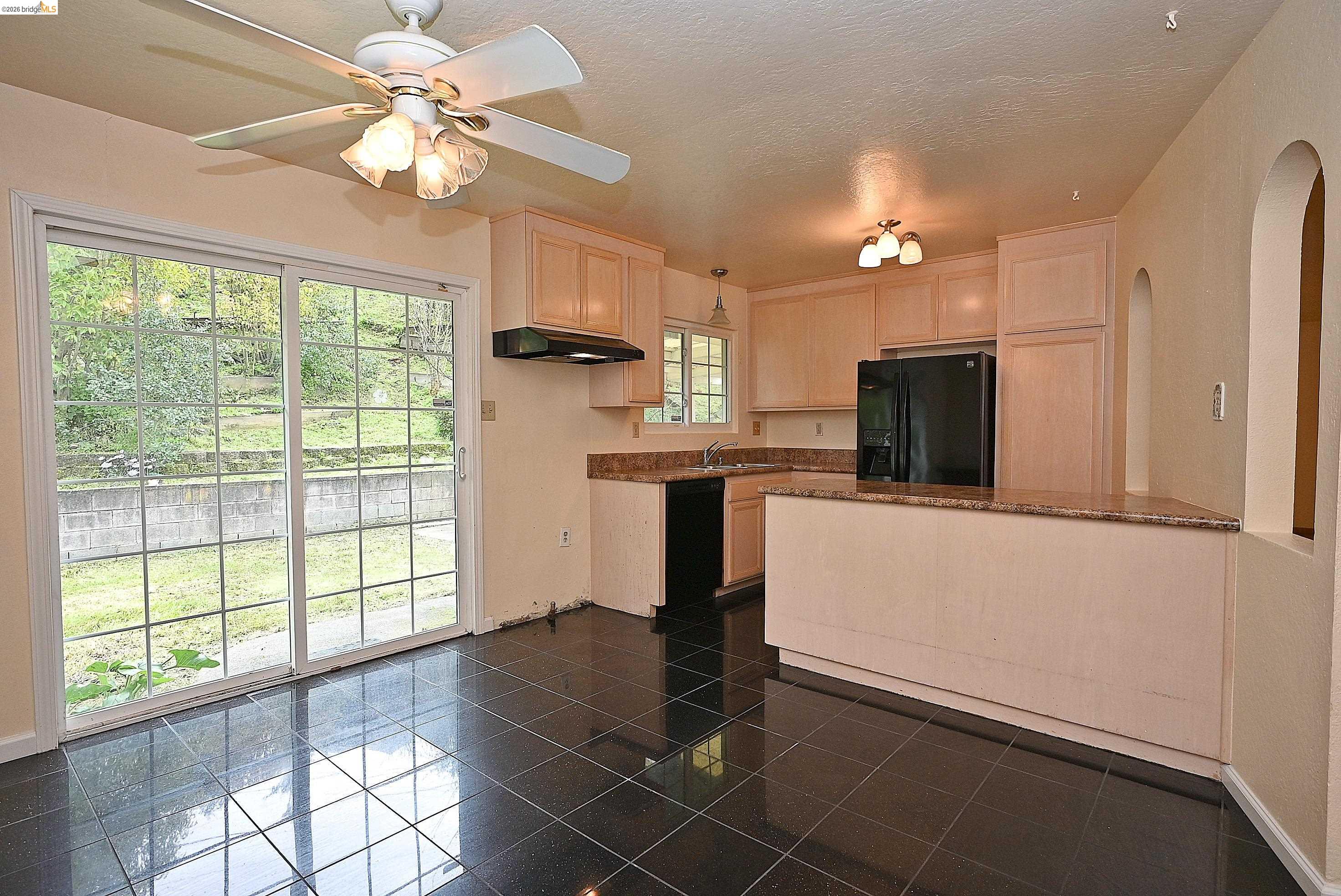 Detail Gallery Image 14 of 33 For 159 Coleridge Dr, Vallejo,  CA 94591 - 3 Beds | 2 Baths