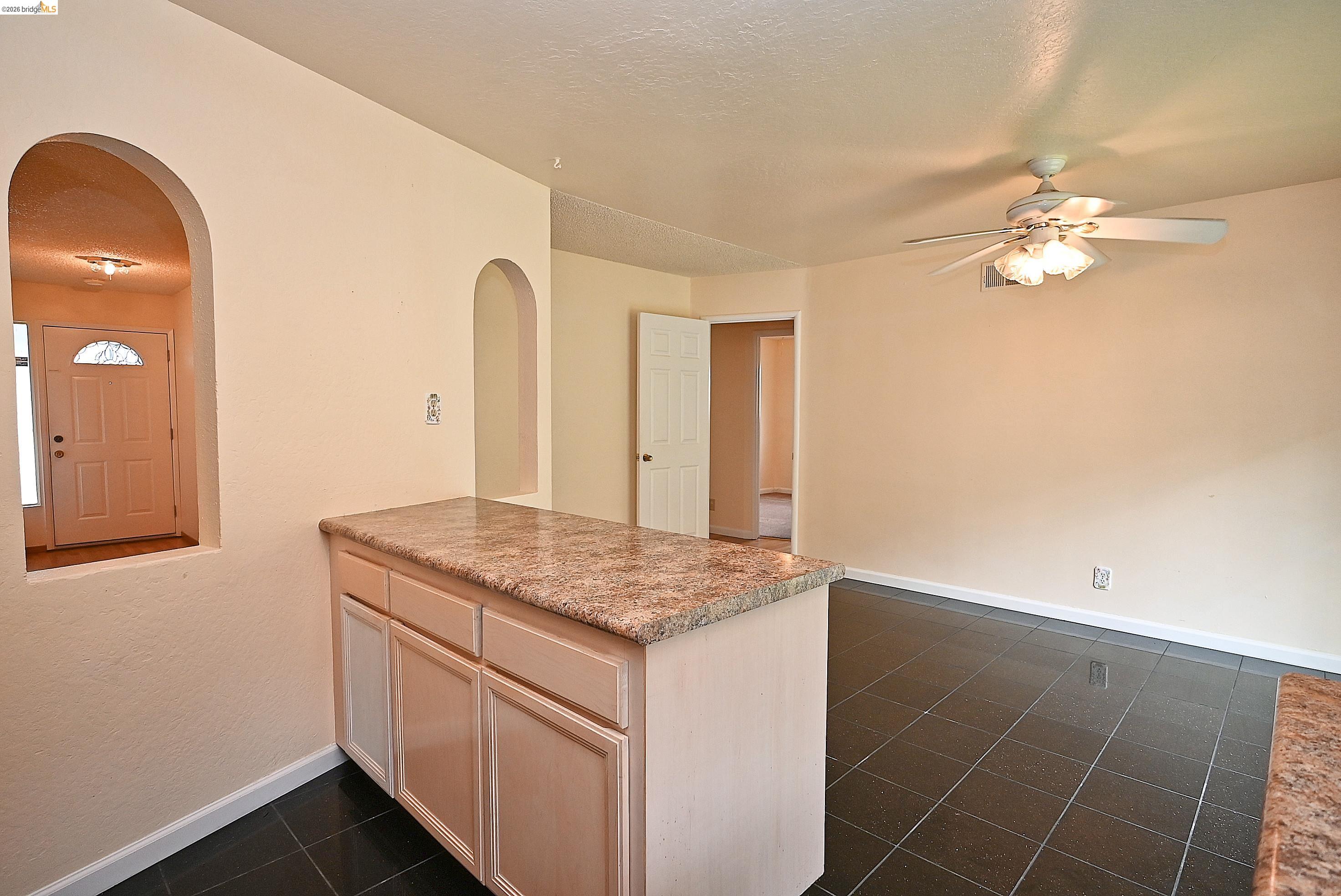 Detail Gallery Image 16 of 33 For 159 Coleridge Dr, Vallejo,  CA 94591 - 3 Beds | 2 Baths