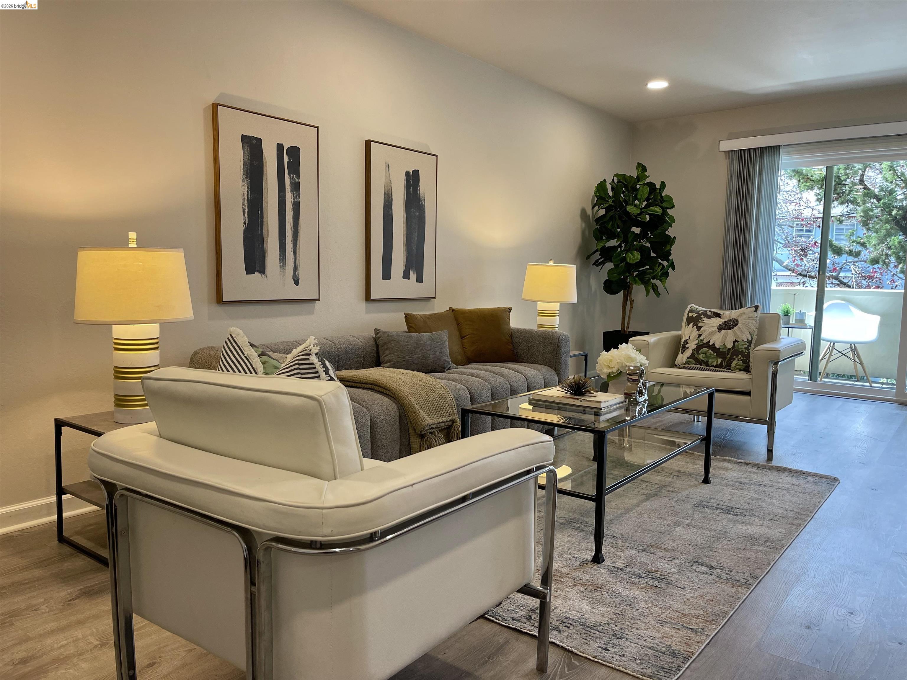 Detail Gallery Image 8 of 17 For 3750 Harrison #103,  Oakland,  CA 94611 - 1 Beds | 1 Baths