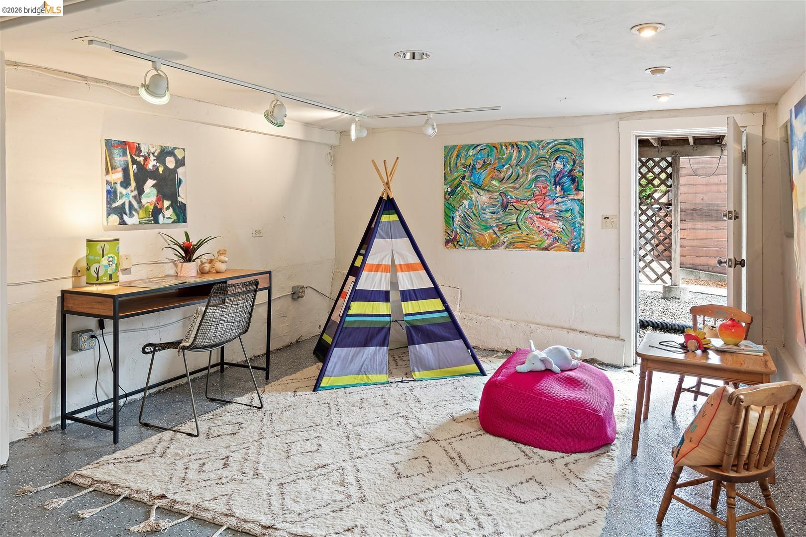 Detail Gallery Image 41 of 60 For 685 Calmar Ave, Oakland,  CA 94610 - 3 Beds | 1/1 Baths