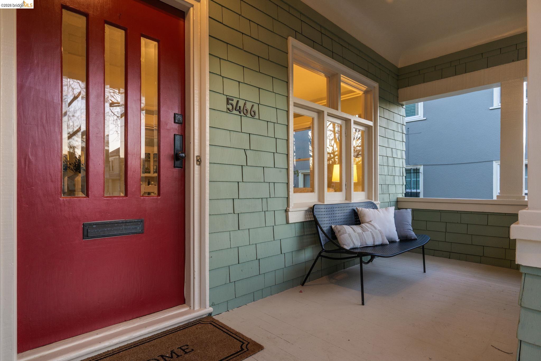 Detail Gallery Image 11 of 58 For 5466 Shafter Ave, Oakland,  CA 94618 - 4 Beds | 2 Baths