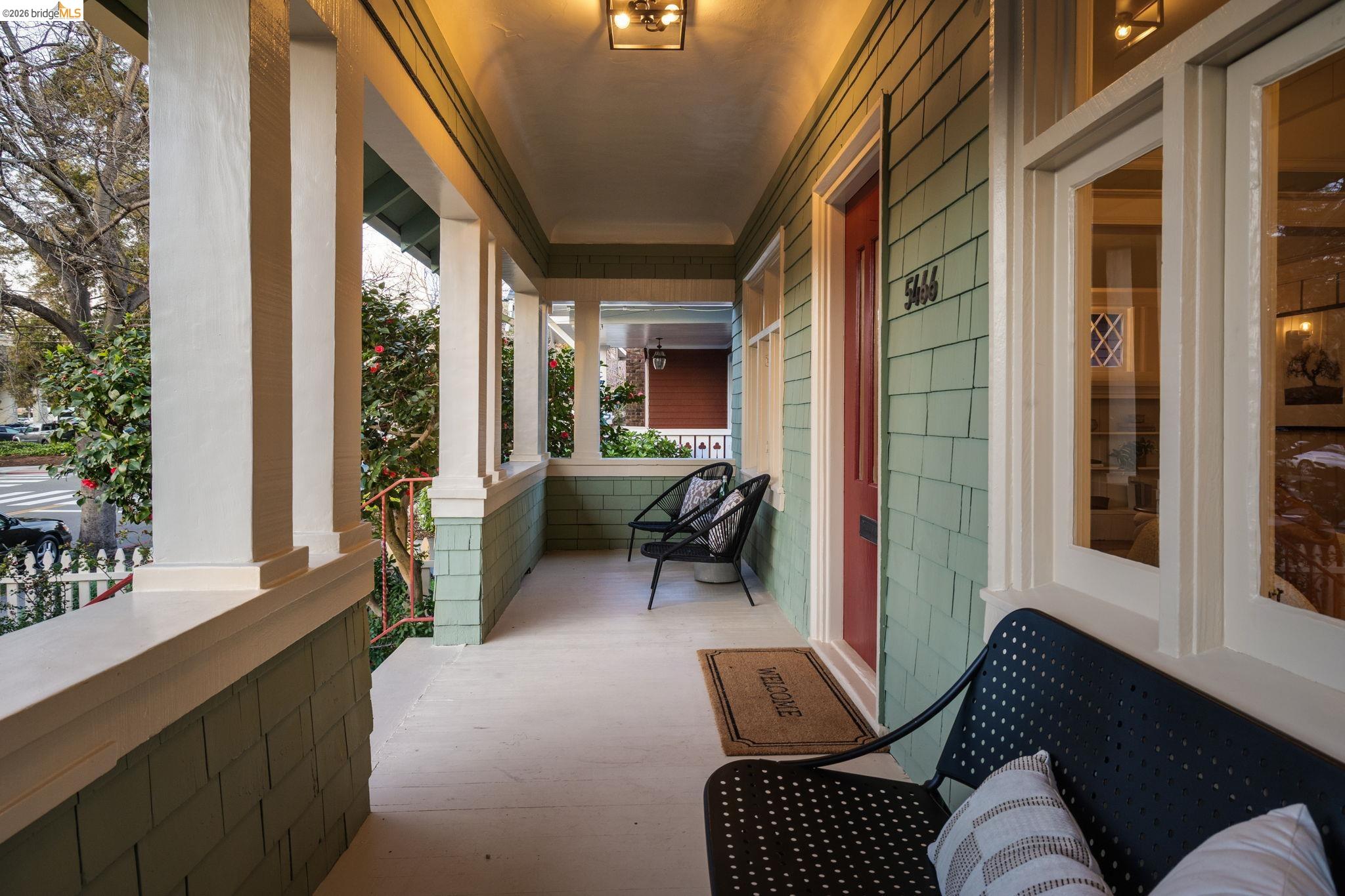 Detail Gallery Image 3 of 58 For 5466 Shafter Ave, Oakland,  CA 94618 - 4 Beds | 2 Baths