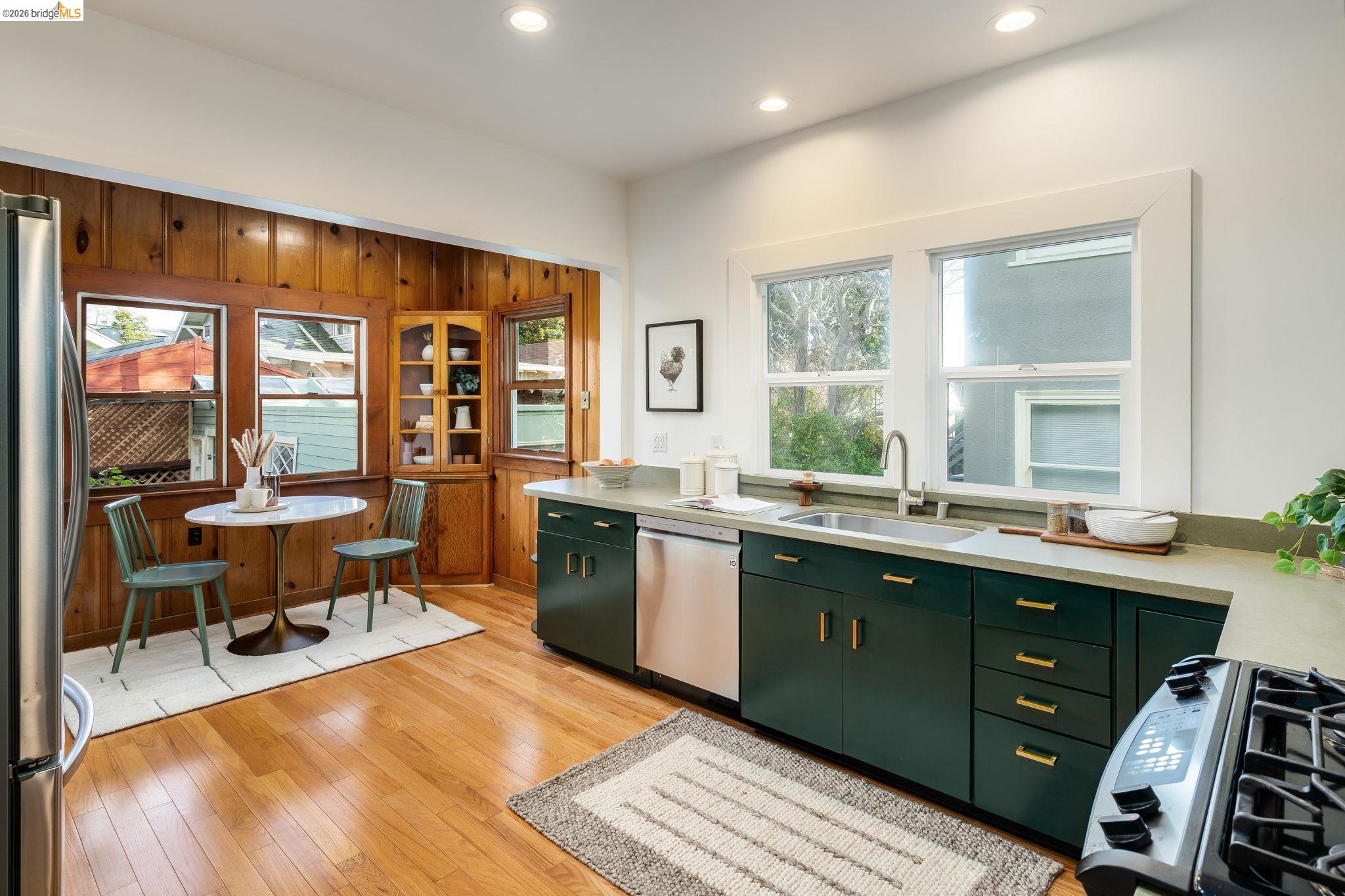 Detail Gallery Image 24 of 58 For 5466 Shafter Ave, Oakland,  CA 94618 - 4 Beds | 2 Baths