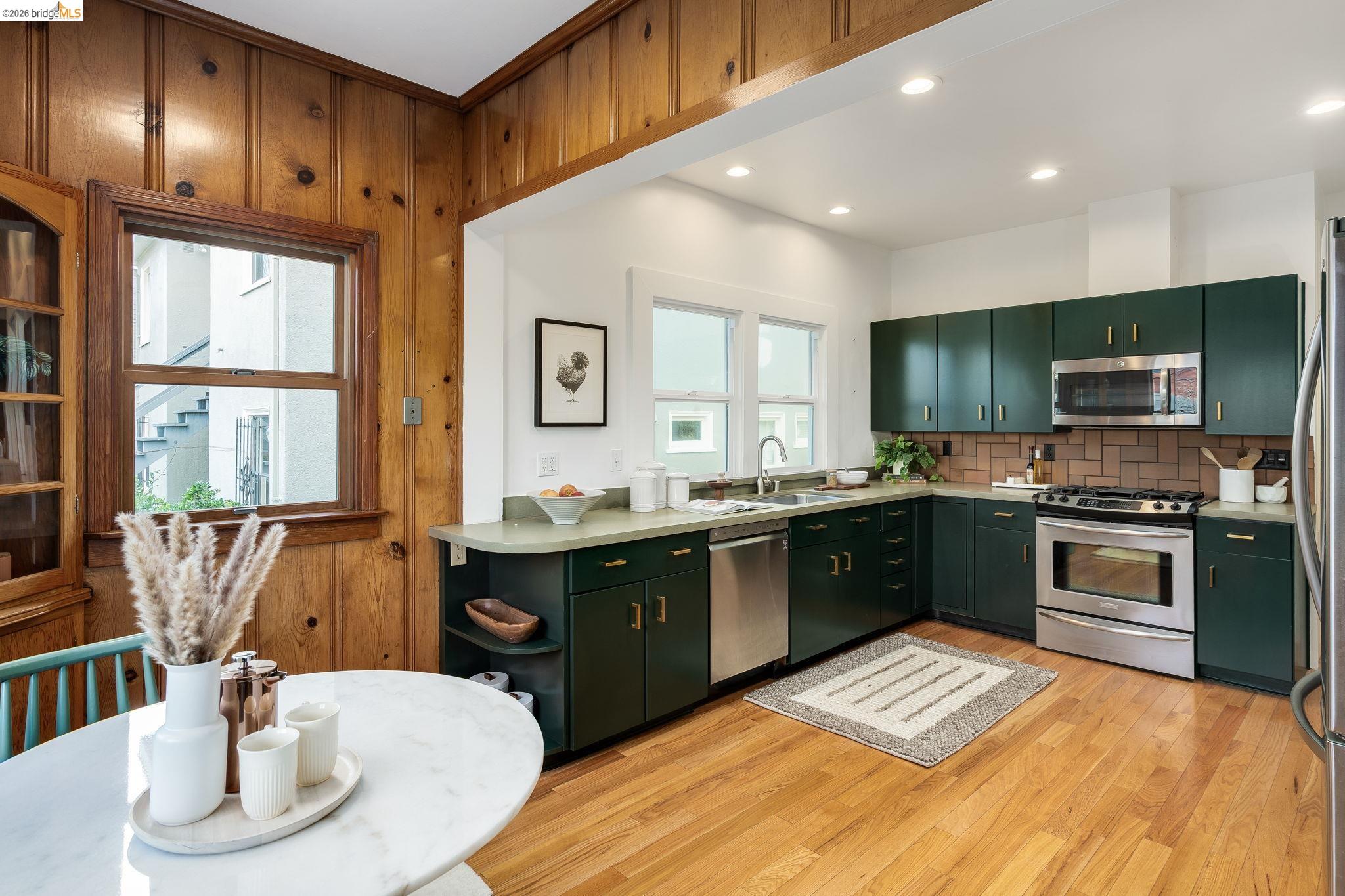 Detail Gallery Image 28 of 58 For 5466 Shafter Ave, Oakland,  CA 94618 - 4 Beds | 2 Baths