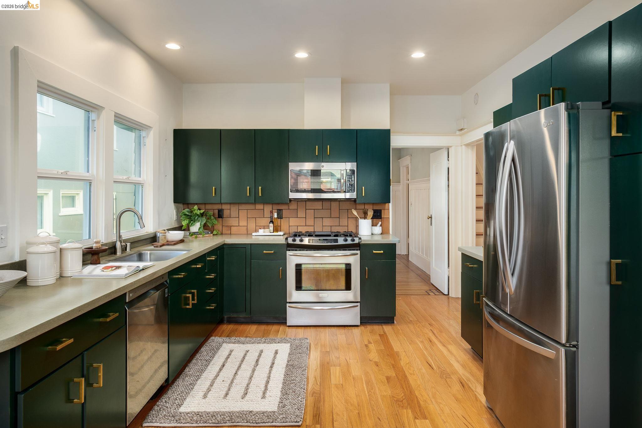 Detail Gallery Image 29 of 58 For 5466 Shafter Ave, Oakland,  CA 94618 - 4 Beds | 2 Baths