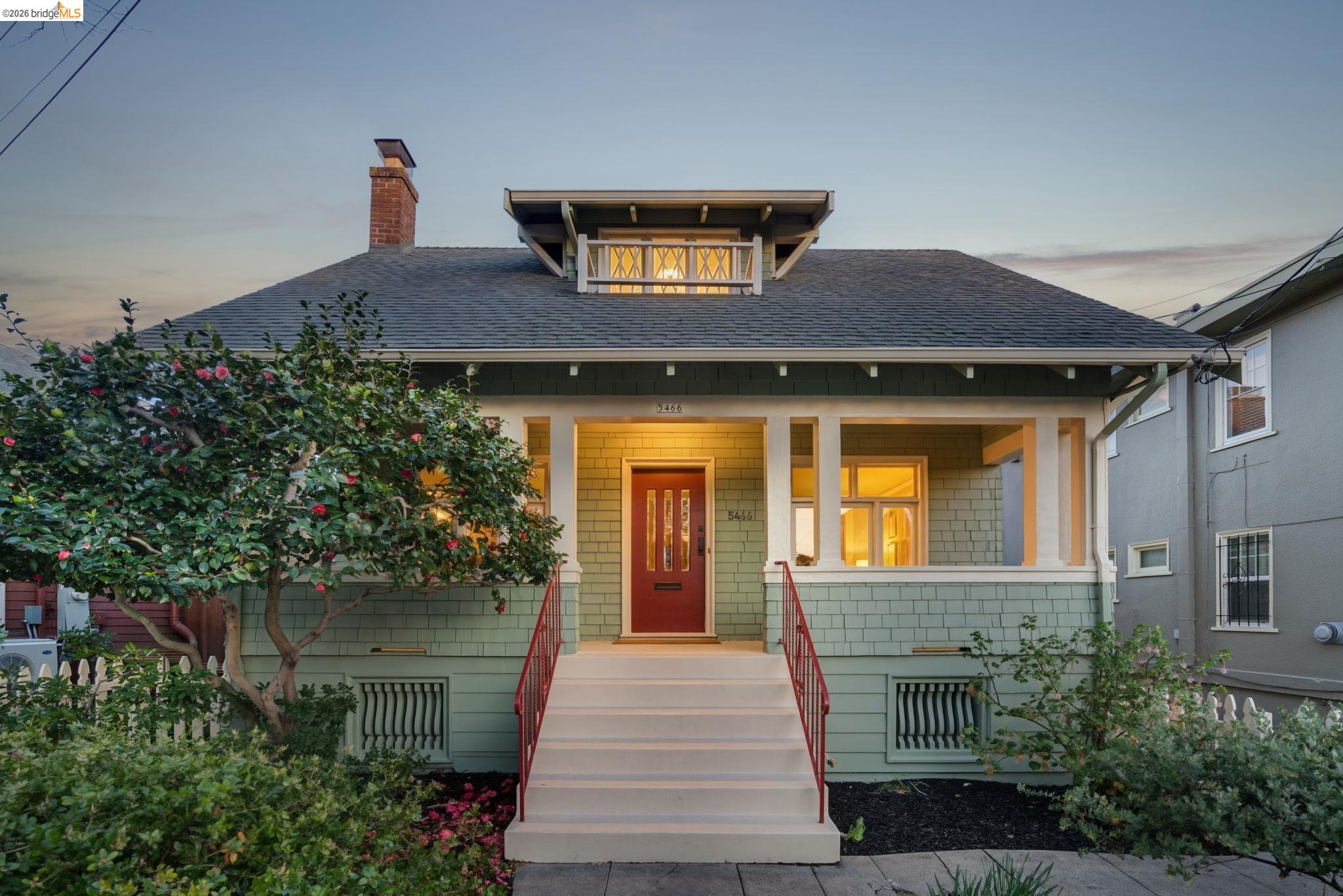 Detail Gallery Image 4 of 58 For 5466 Shafter Ave, Oakland,  CA 94618 - 4 Beds | 2 Baths