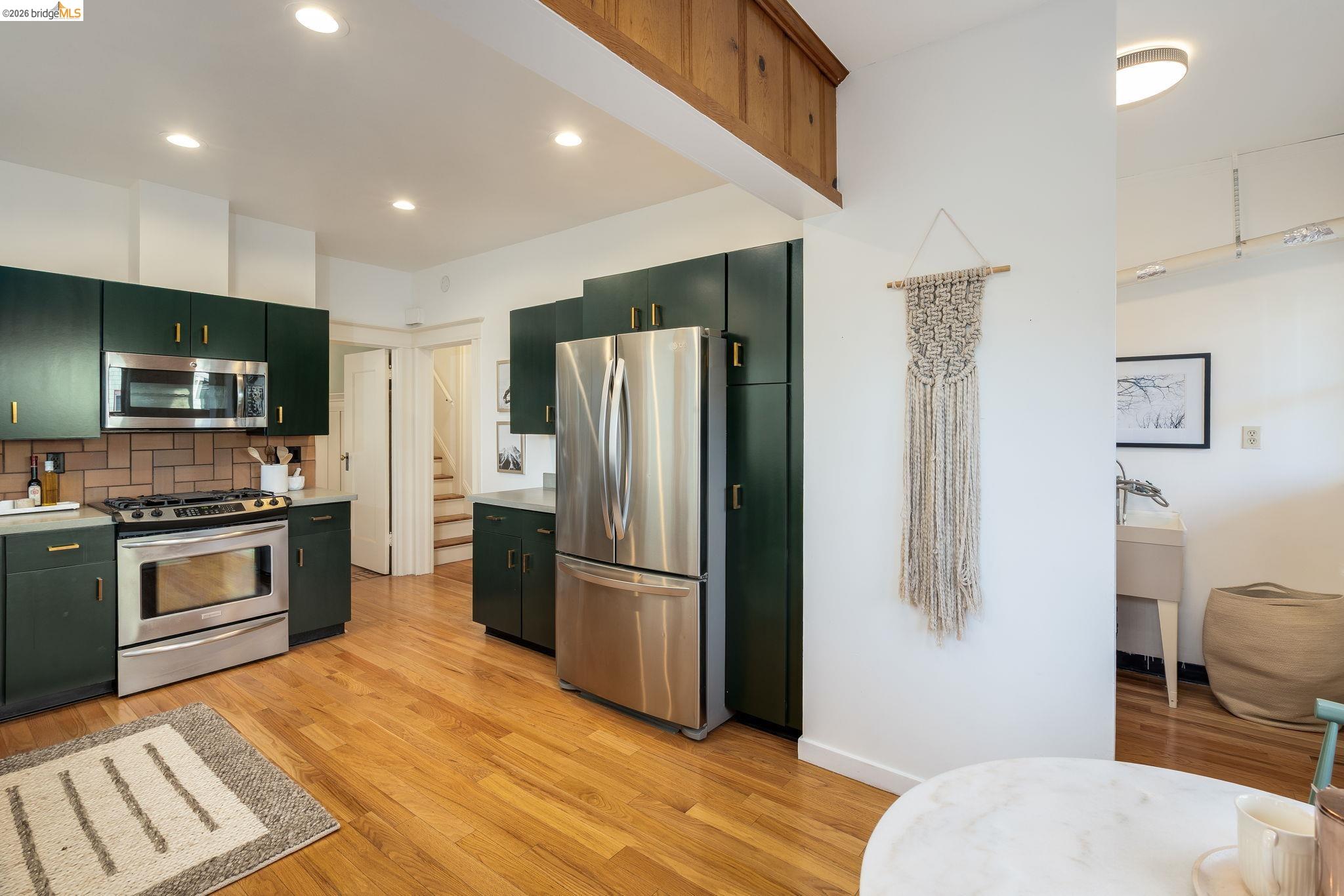 Detail Gallery Image 31 of 58 For 5466 Shafter Ave, Oakland,  CA 94618 - 4 Beds | 2 Baths