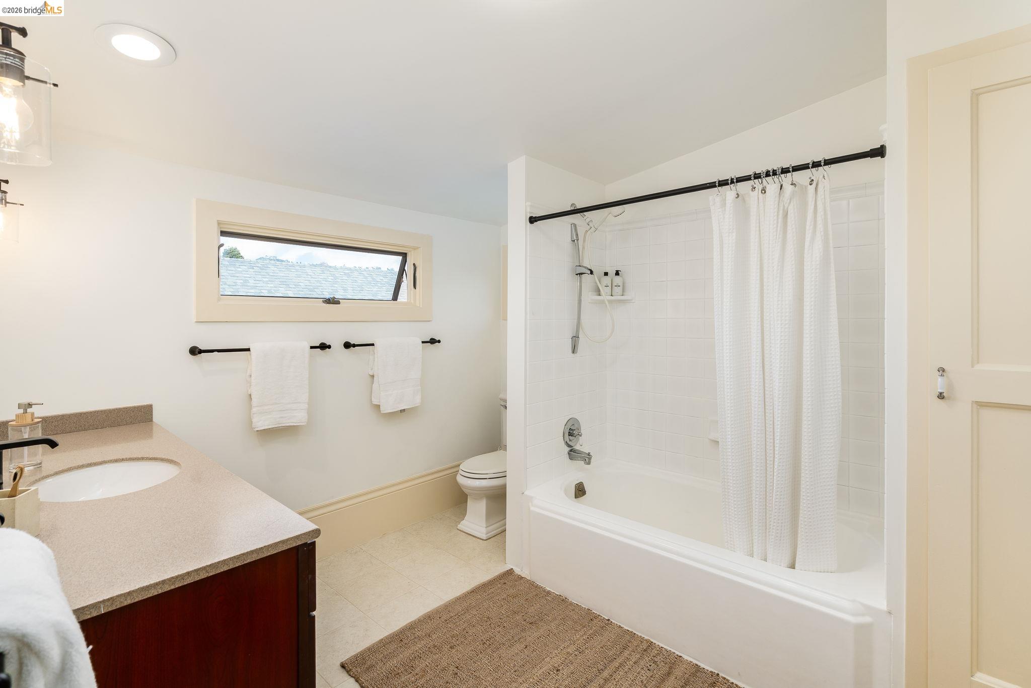 Detail Gallery Image 43 of 58 For 5466 Shafter Ave, Oakland,  CA 94618 - 4 Beds | 2 Baths