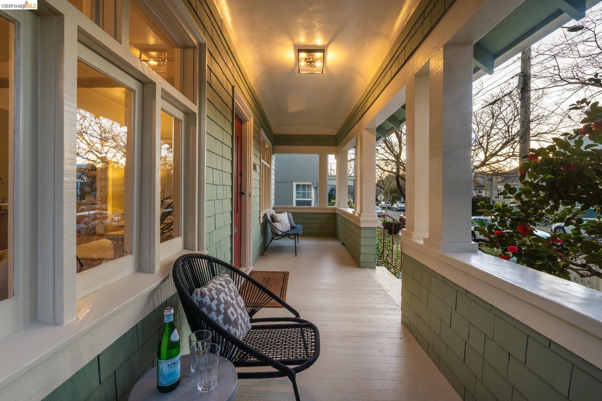 Detail Gallery Image 8 of 58 For 5466 Shafter Ave, Oakland,  CA 94618 - 4 Beds | 2 Baths