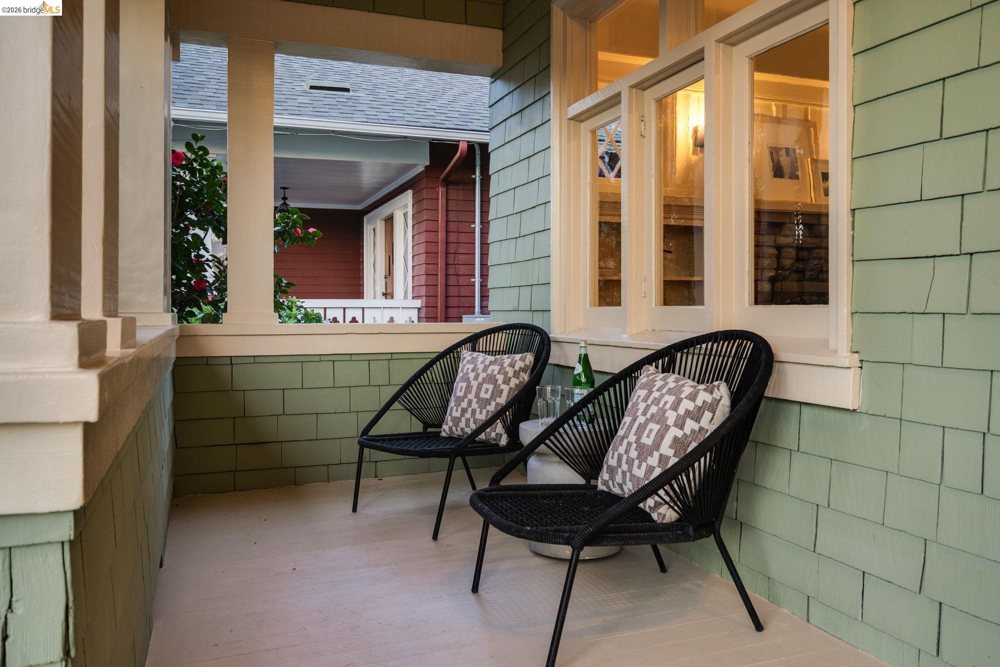 Detail Gallery Image 10 of 58 For 5466 Shafter Ave, Oakland,  CA 94618 - 4 Beds | 2 Baths