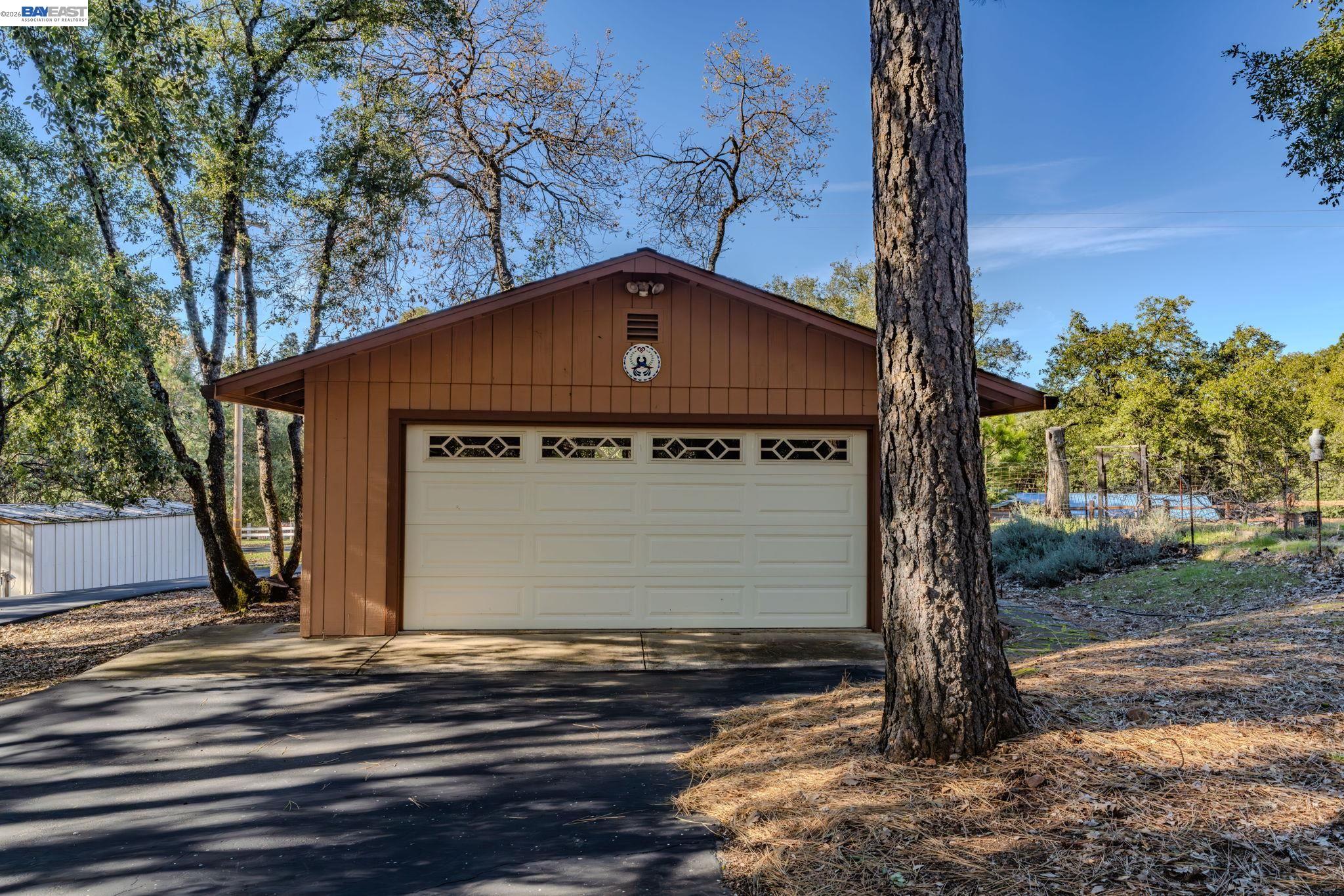 Detail Gallery Image 8 of 60 For 13771 West Ct, Pine Grove,  CA 95665 - 3 Beds | 2 Baths