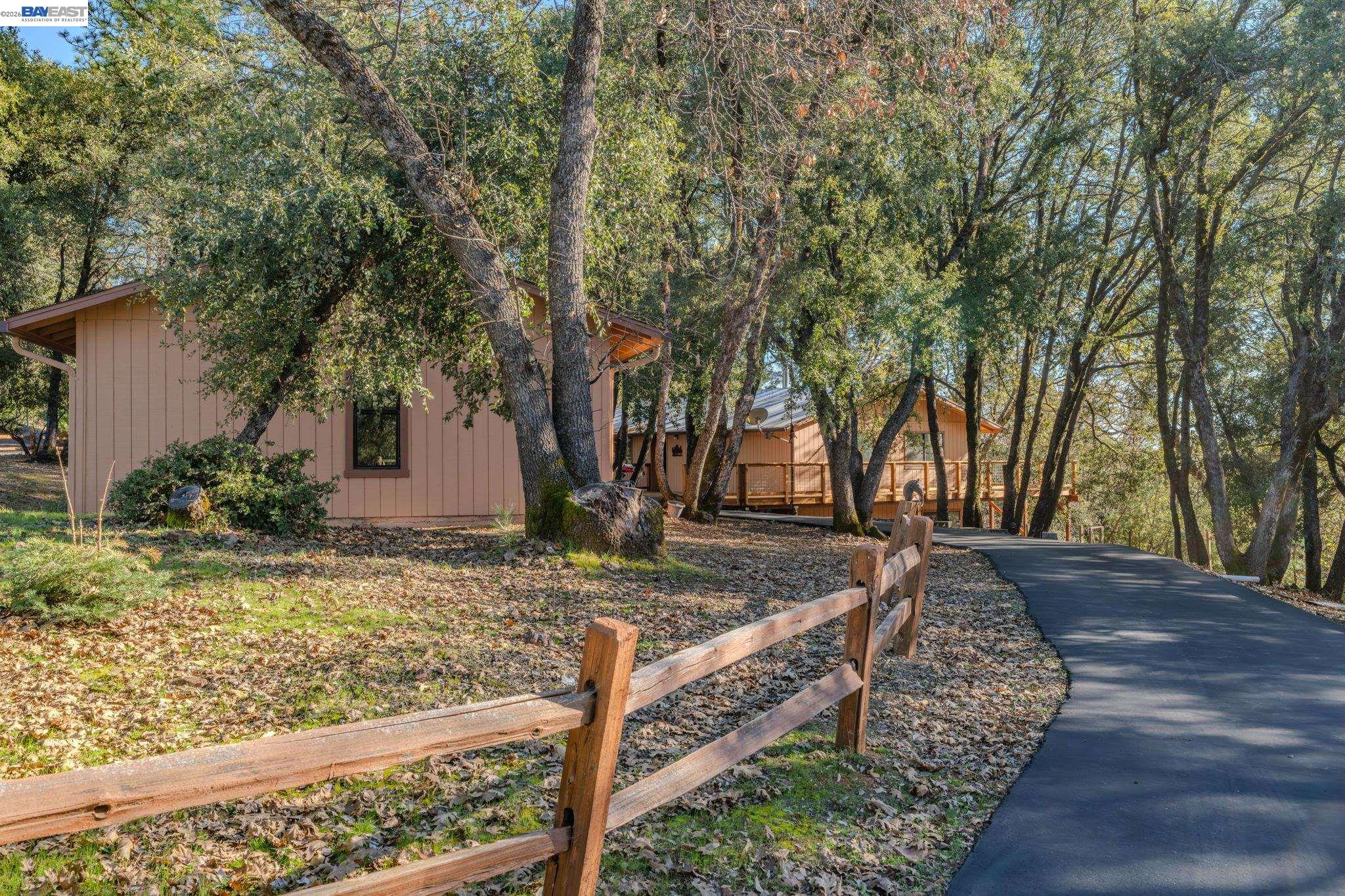 Detail Gallery Image 10 of 60 For 13771 West Ct, Pine Grove,  CA 95665 - 3 Beds | 2 Baths