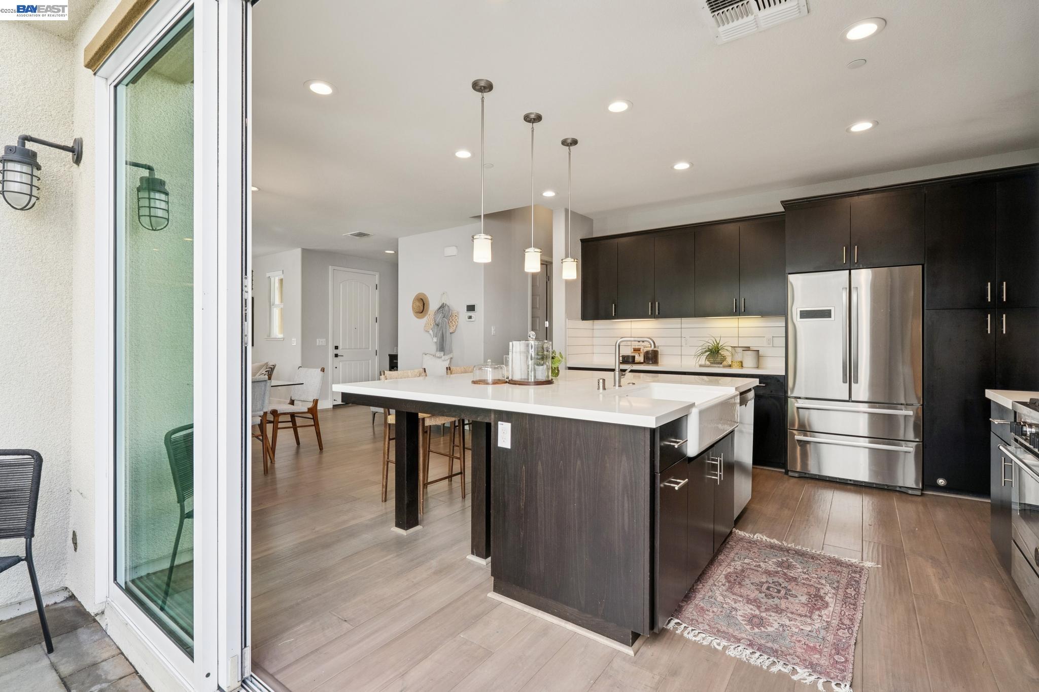 Detail Gallery Image 17 of 58 For 416 Bohol Circle Ln, Alameda,  CA 94501 - 3 Beds | 3/1 Baths