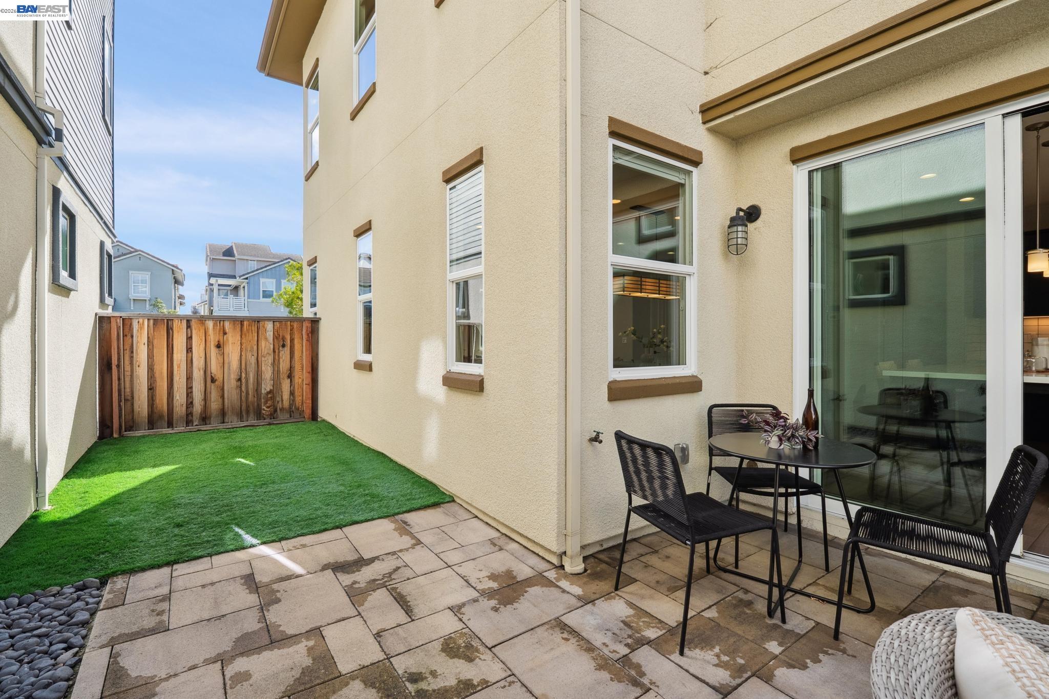 Detail Gallery Image 20 of 58 For 416 Bohol Circle Ln, Alameda,  CA 94501 - 3 Beds | 3/1 Baths