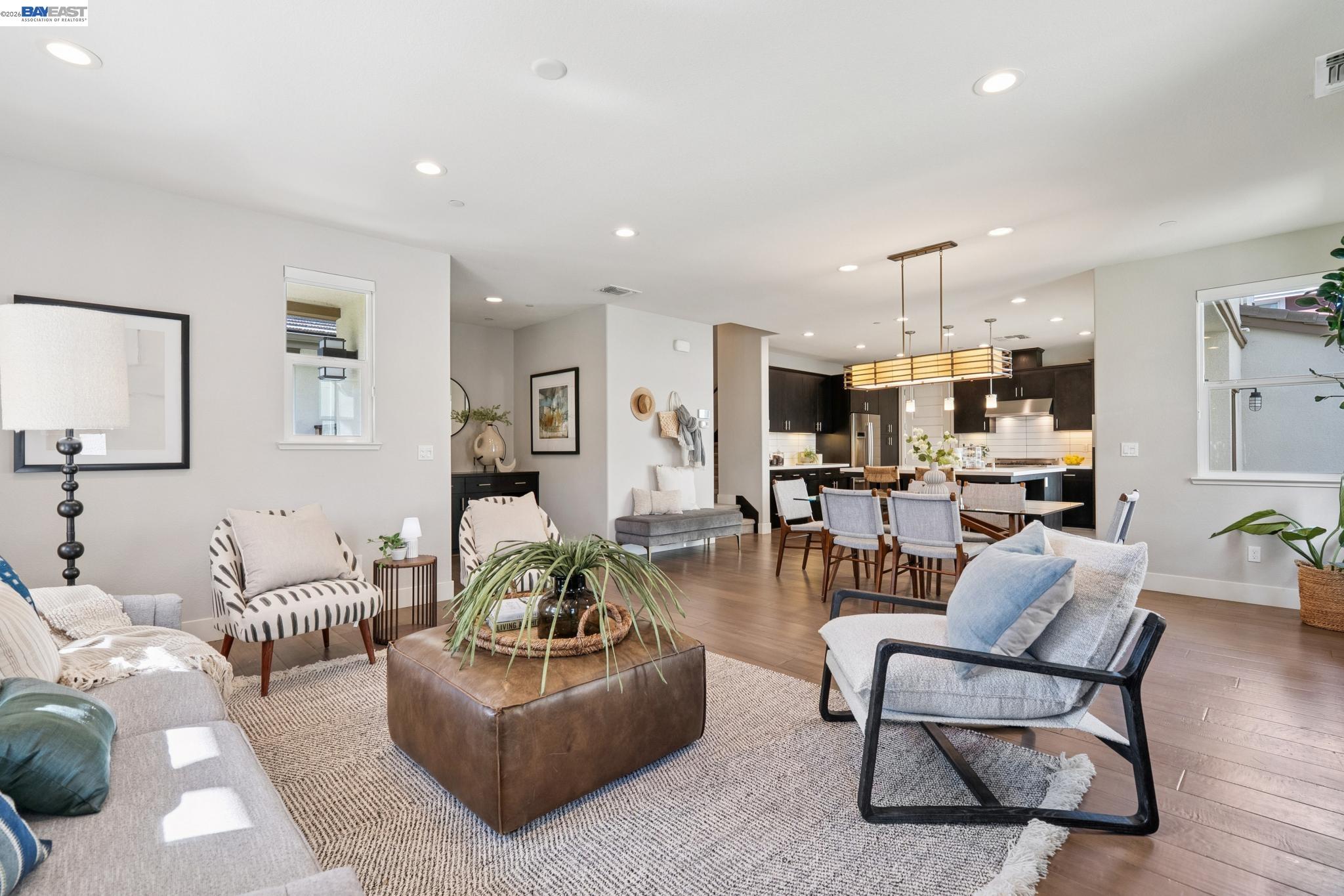 Detail Gallery Image 3 of 58 For 416 Bohol Circle Ln, Alameda,  CA 94501 - 3 Beds | 3/1 Baths