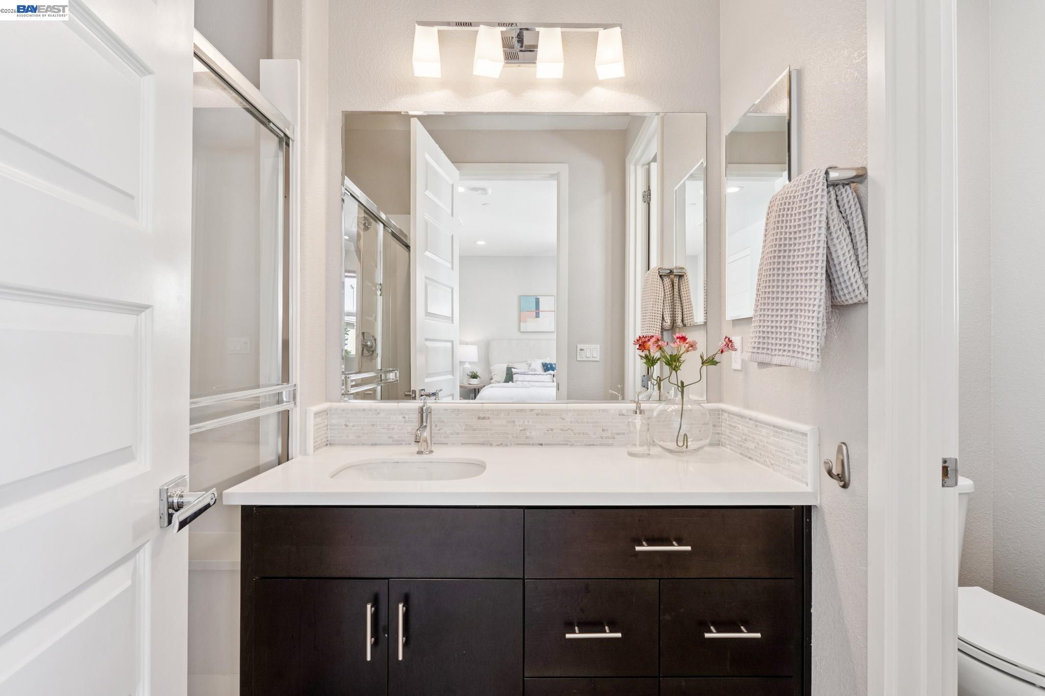 Detail Gallery Image 29 of 58 For 416 Bohol Circle Ln, Alameda,  CA 94501 - 3 Beds | 3/1 Baths