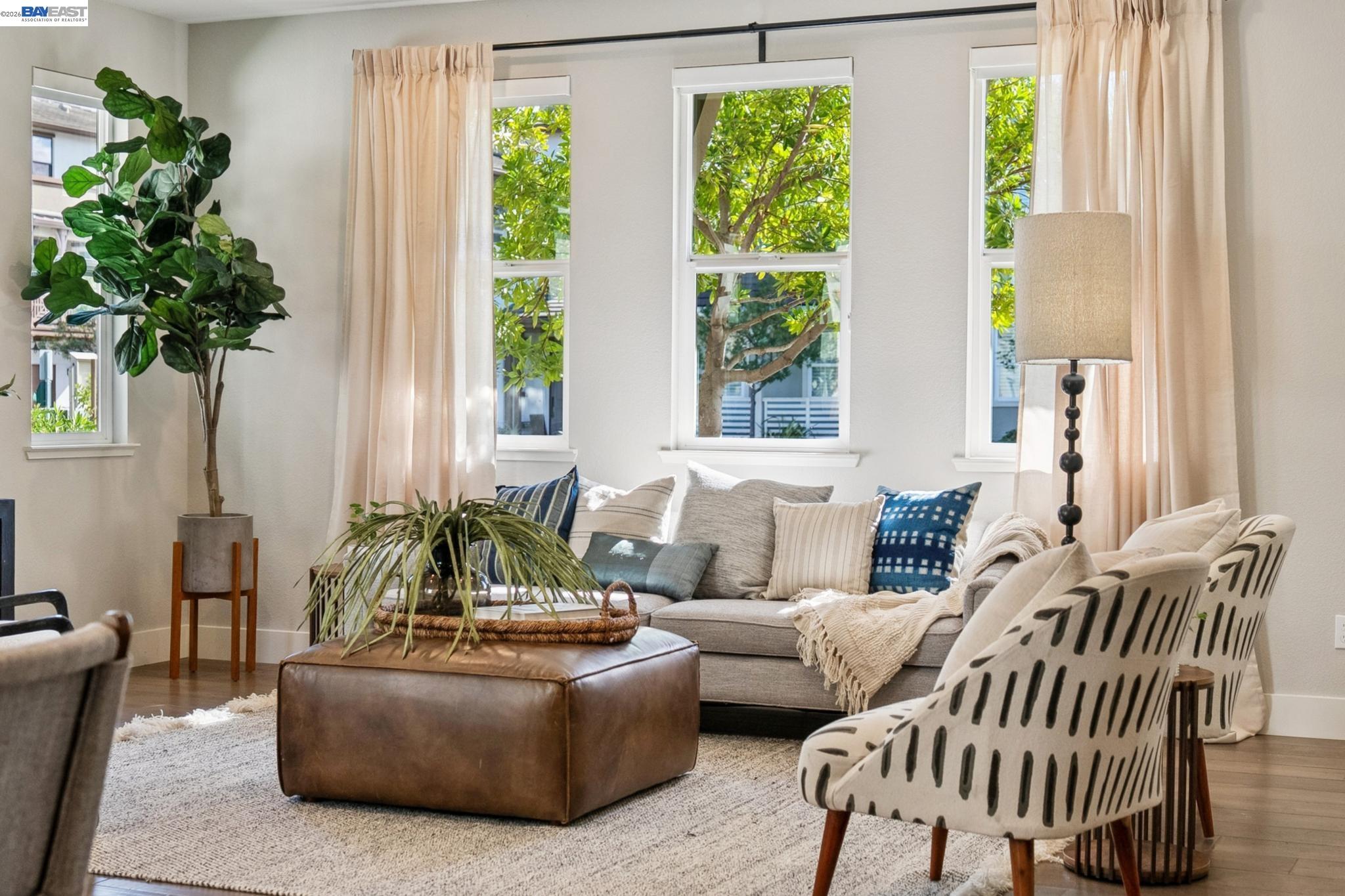 Detail Gallery Image 4 of 58 For 416 Bohol Circle Ln, Alameda,  CA 94501 - 3 Beds | 3/1 Baths