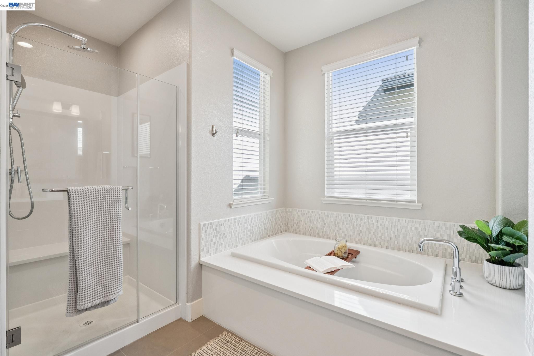 Detail Gallery Image 40 of 58 For 416 Bohol Circle Ln, Alameda,  CA 94501 - 3 Beds | 3/1 Baths