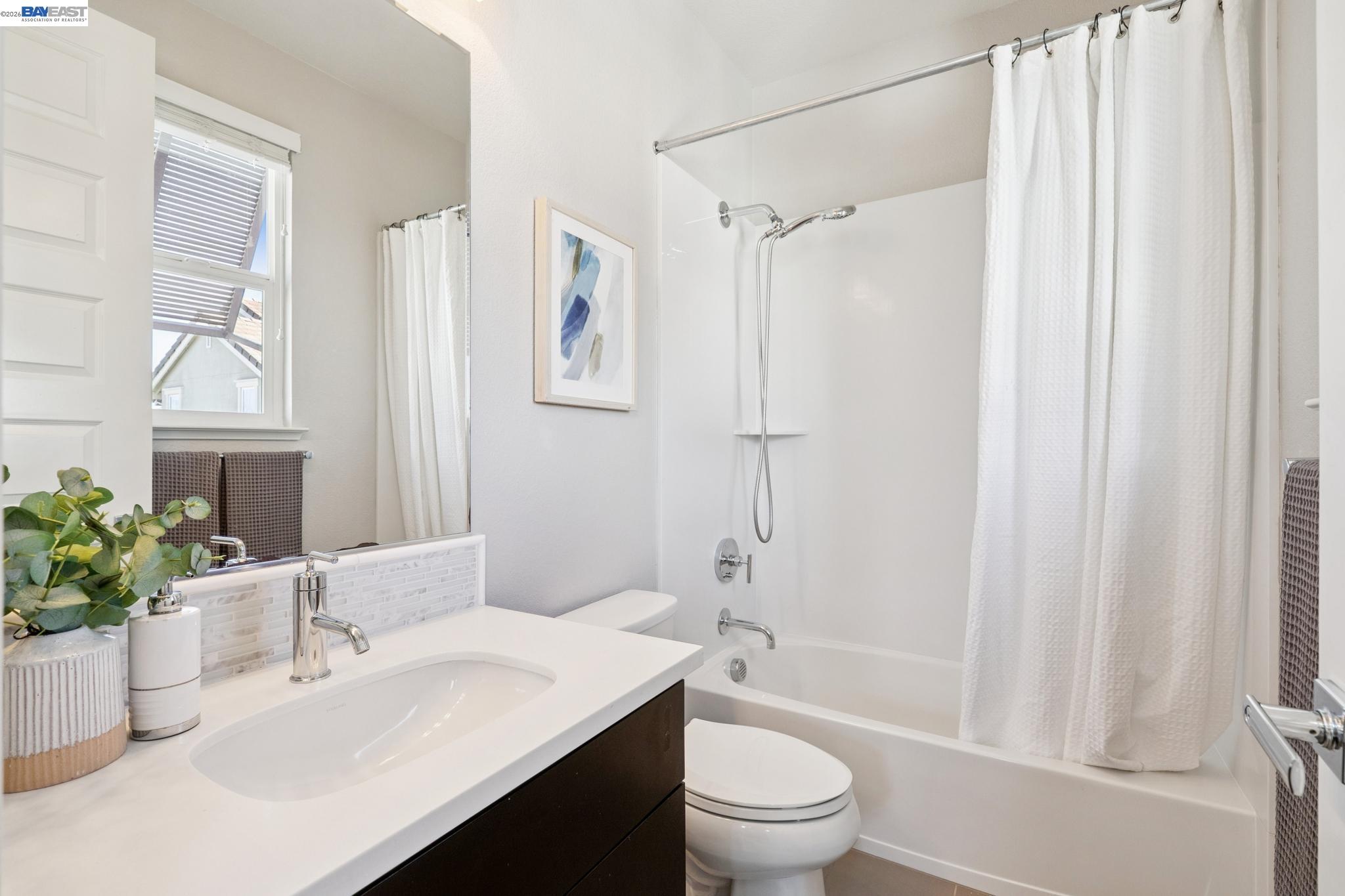 Detail Gallery Image 48 of 58 For 416 Bohol Circle Ln, Alameda,  CA 94501 - 3 Beds | 3/1 Baths